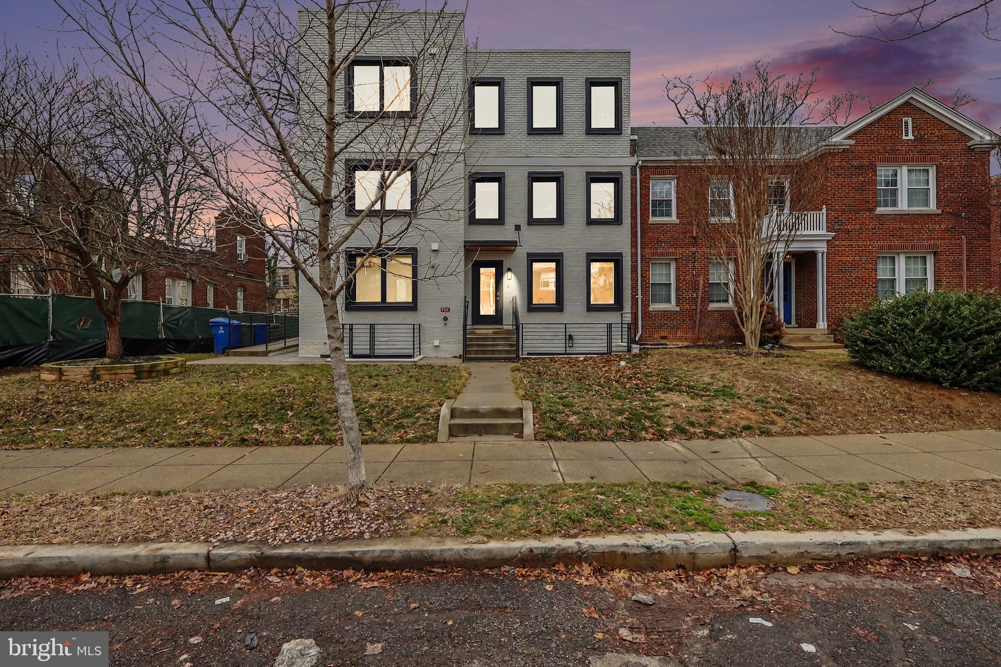 2216 40TH PLACE NW 4
