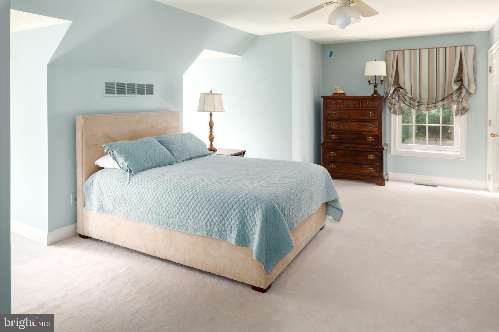 RADNOR HUNT - Residential