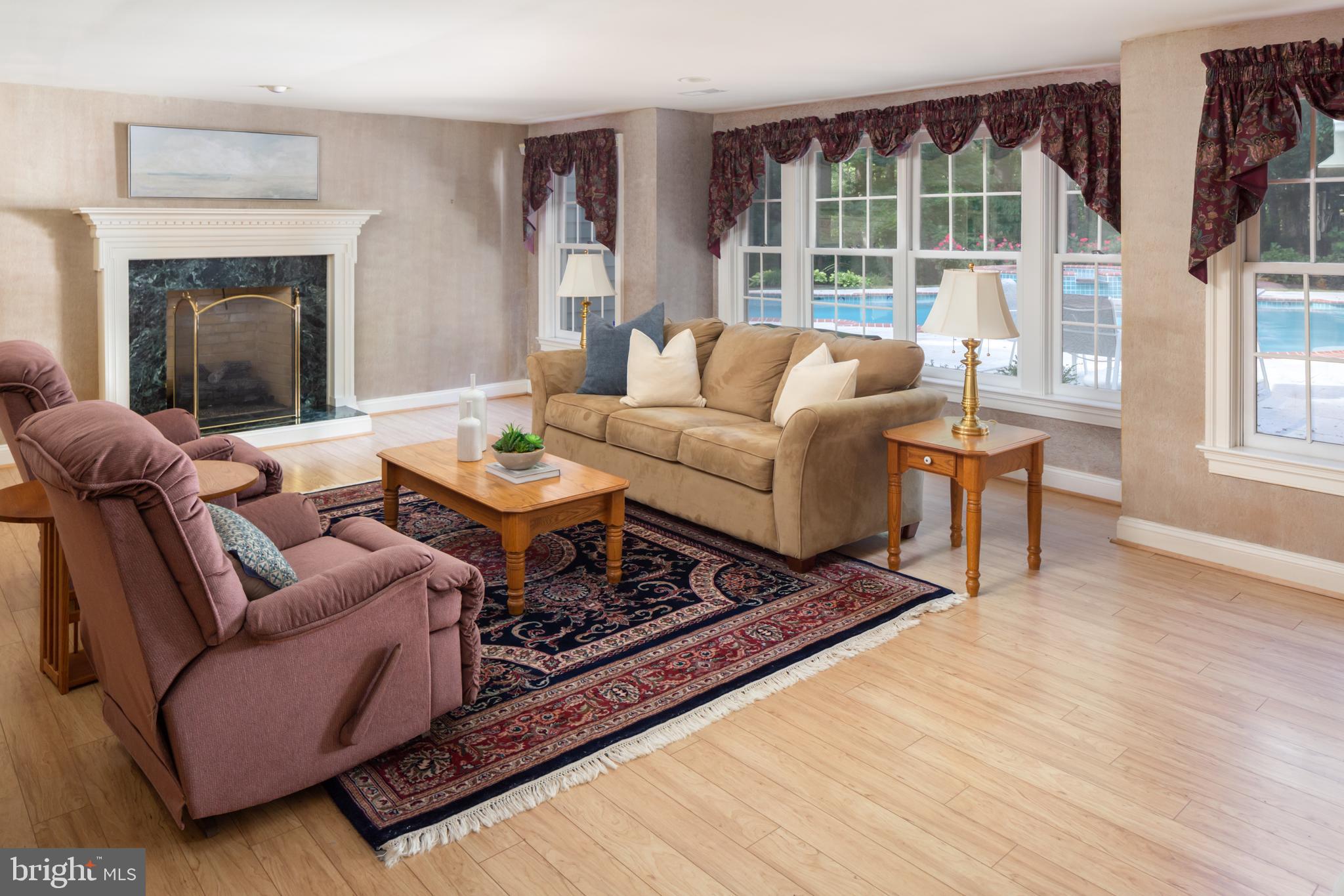 RADNOR HUNT - Residential