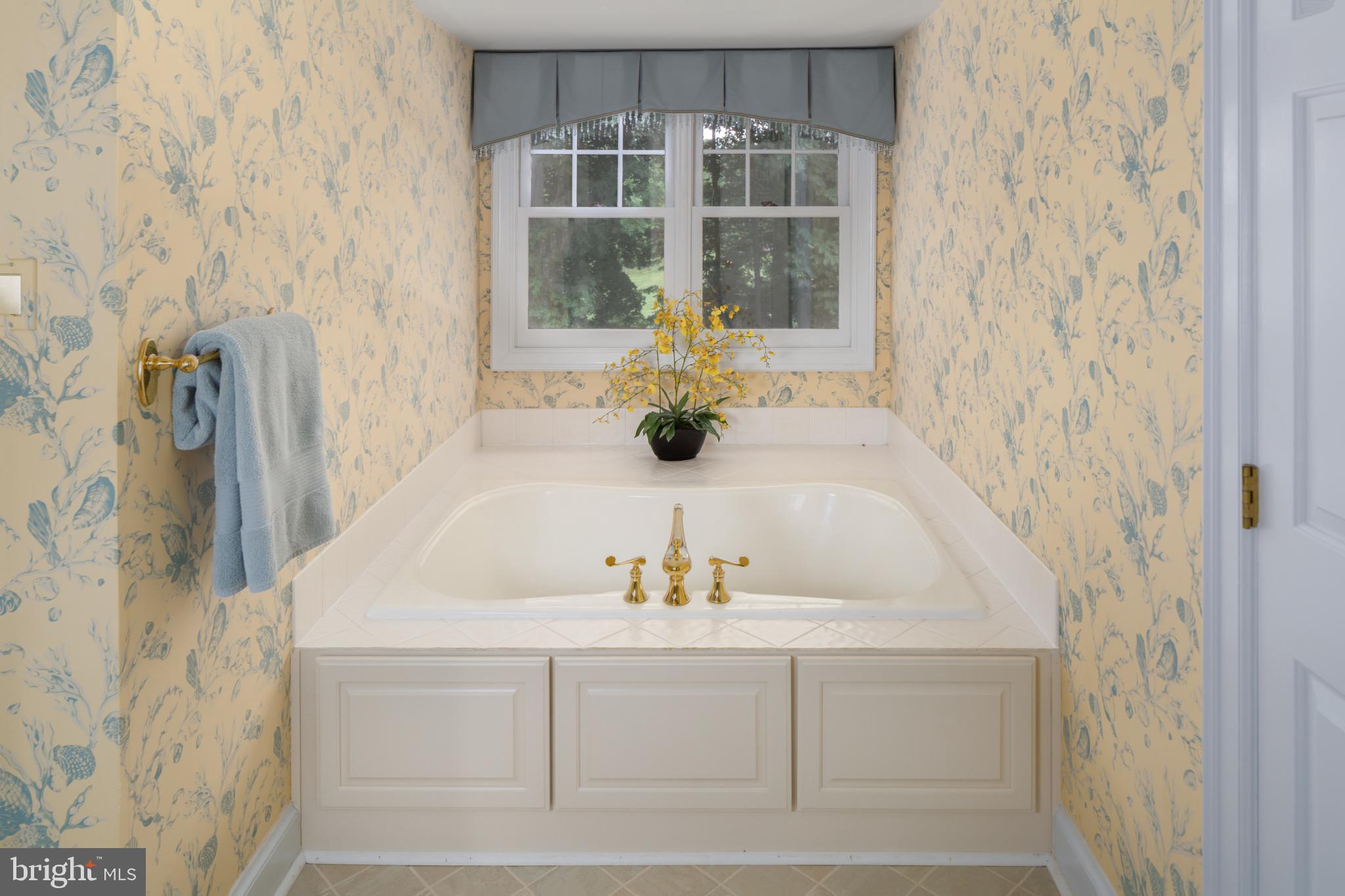 RADNOR HUNT - Residential