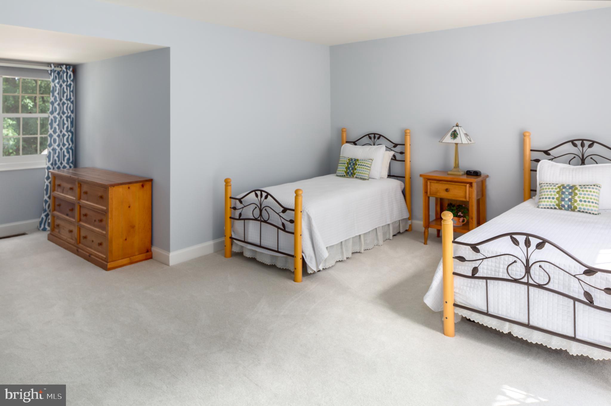 RADNOR HUNT - Residential