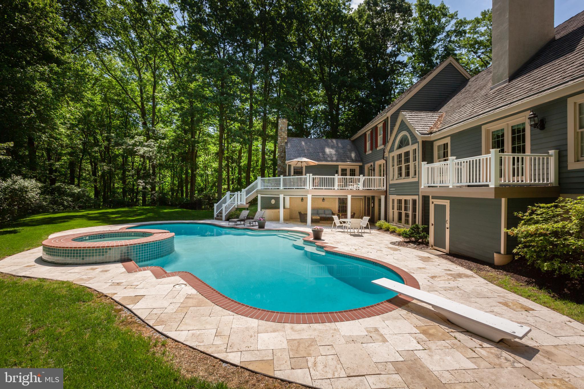 RADNOR HUNT - Residential