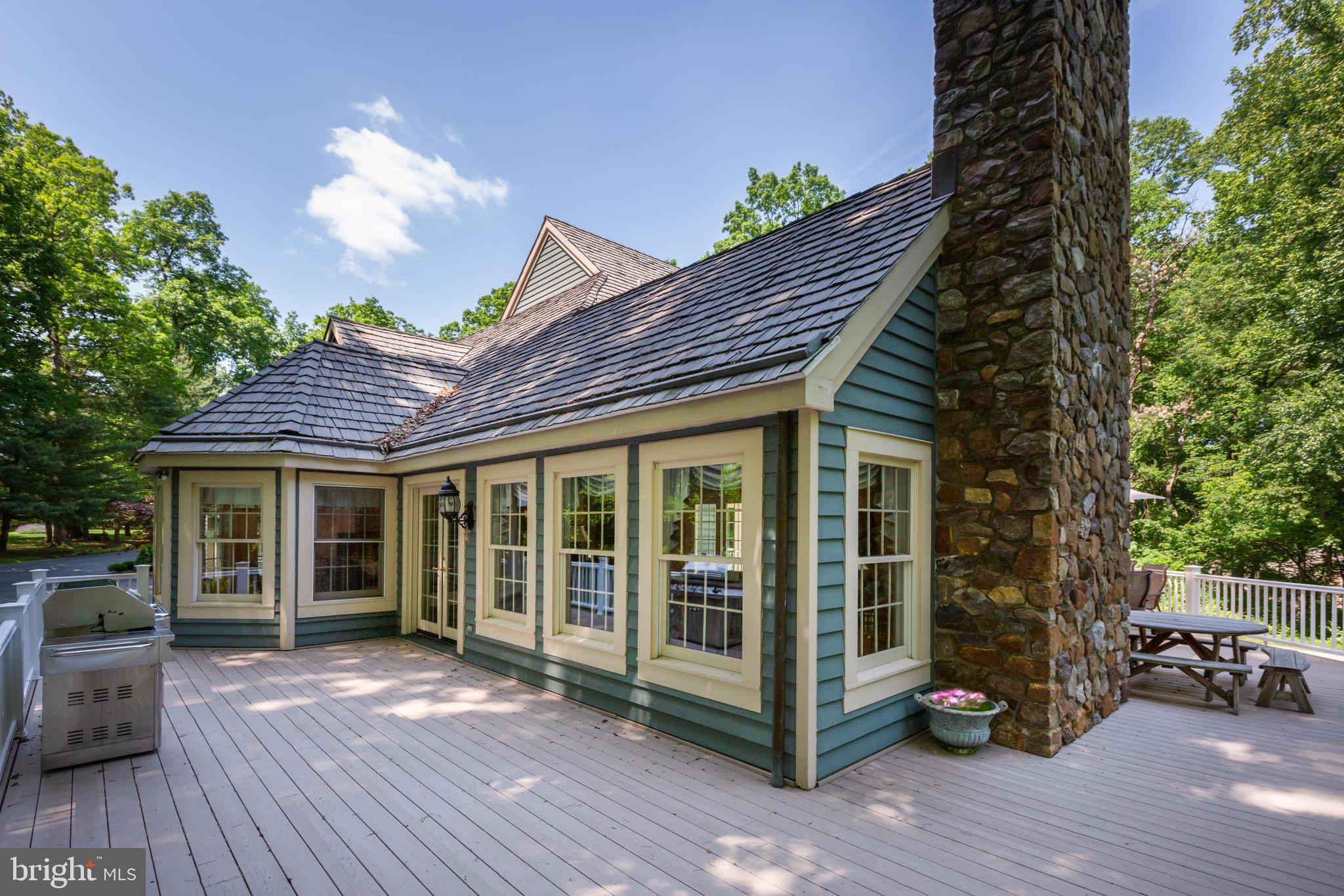 RADNOR HUNT - Residential