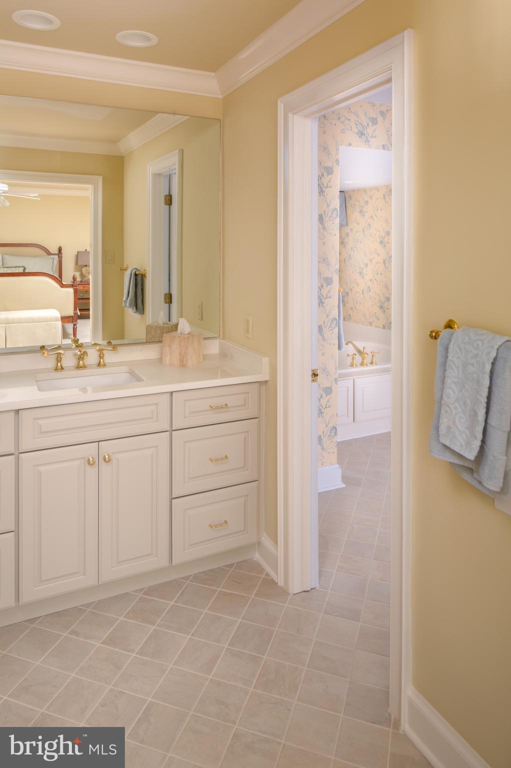 RADNOR HUNT - Residential