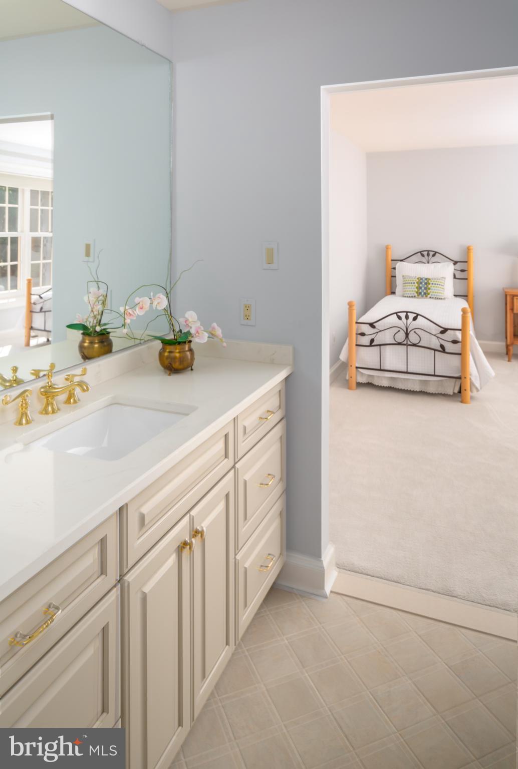 RADNOR HUNT - Residential