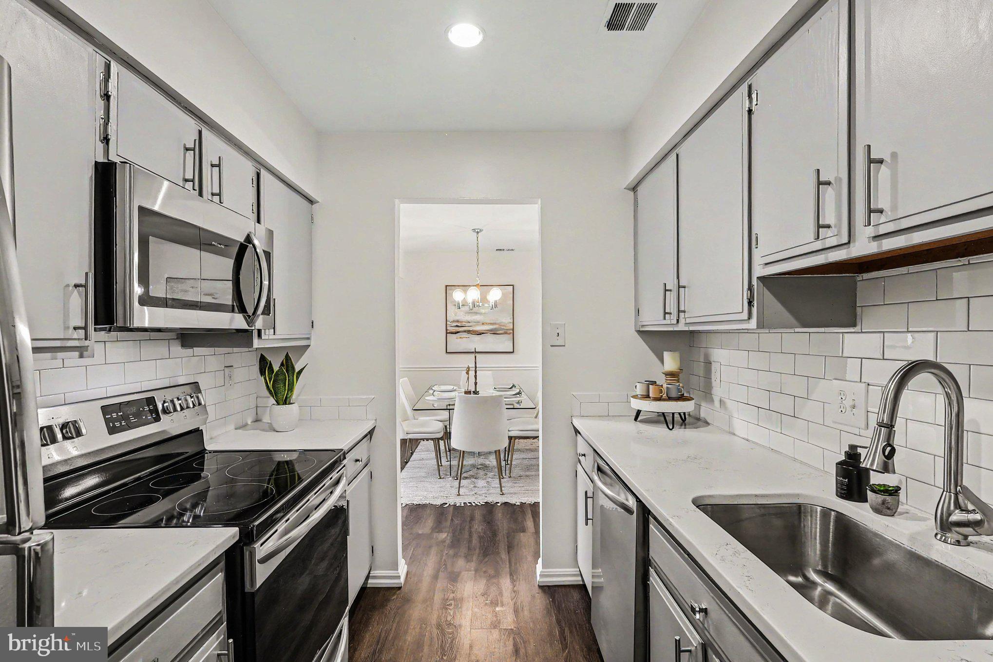 3450 SUMMIT COURT NE 3450