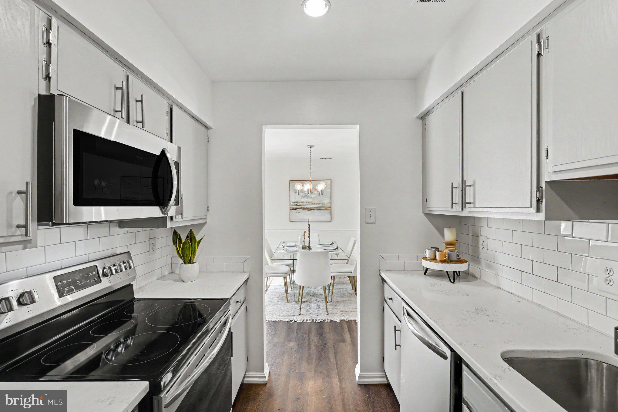 3450 SUMMIT COURT NE 3450