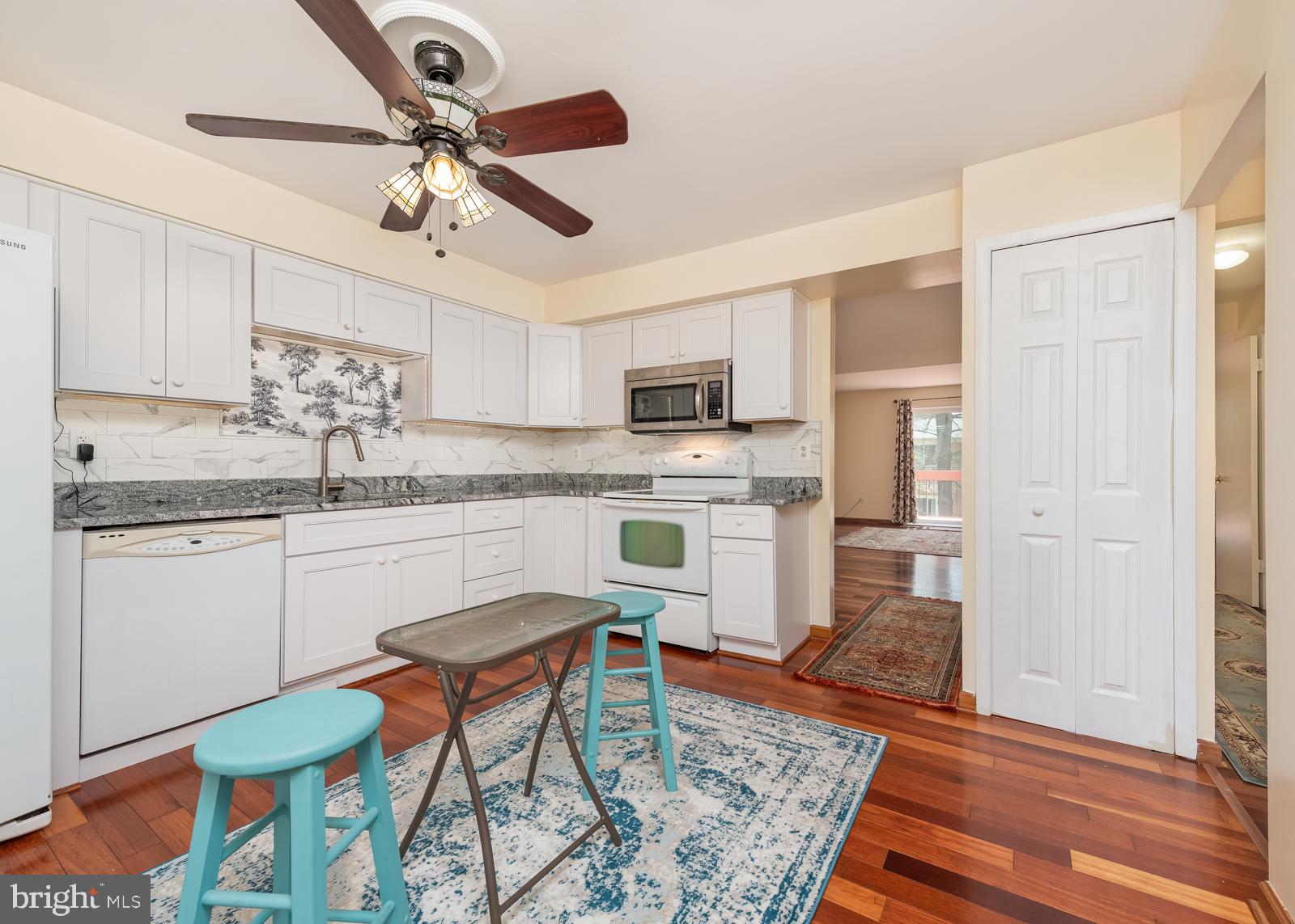 HICKORY HOLLOW - Residential Lease