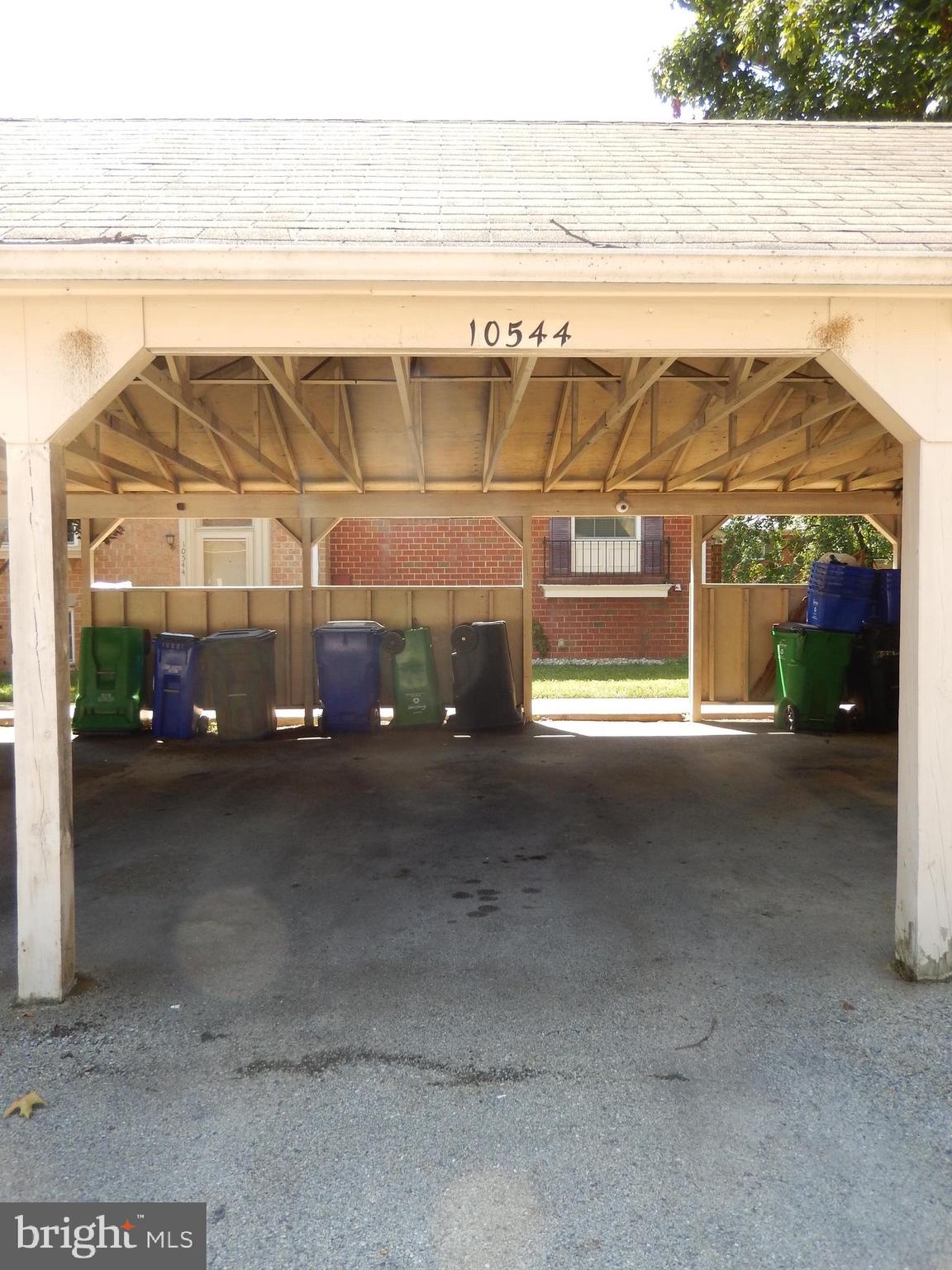 HICKORY HOLLOW - Residential Lease