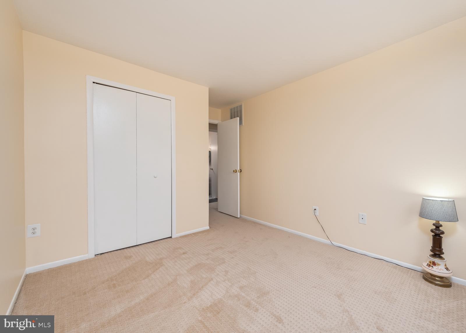 HICKORY HOLLOW - Residential Lease