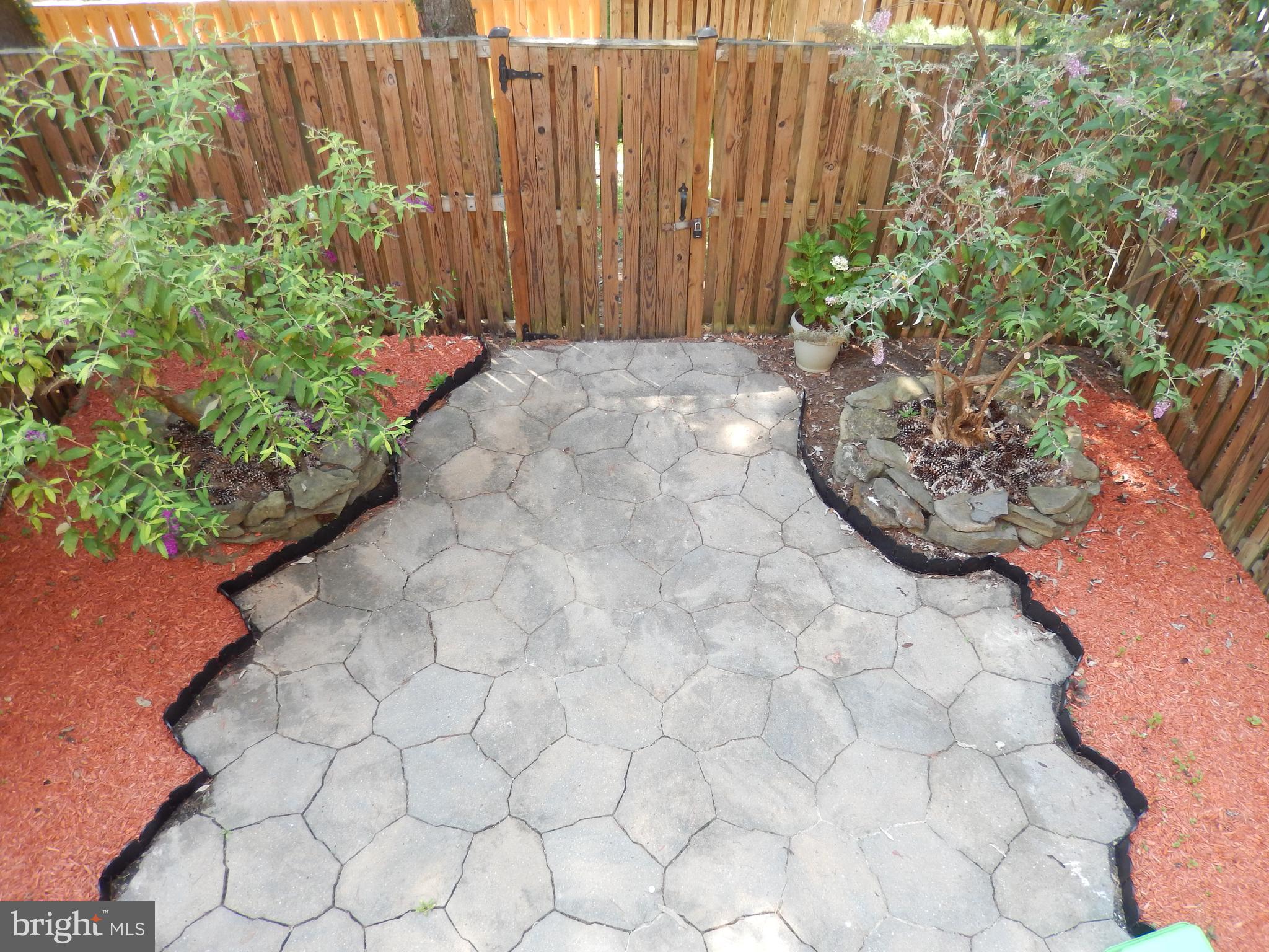 HICKORY HOLLOW - Residential Lease