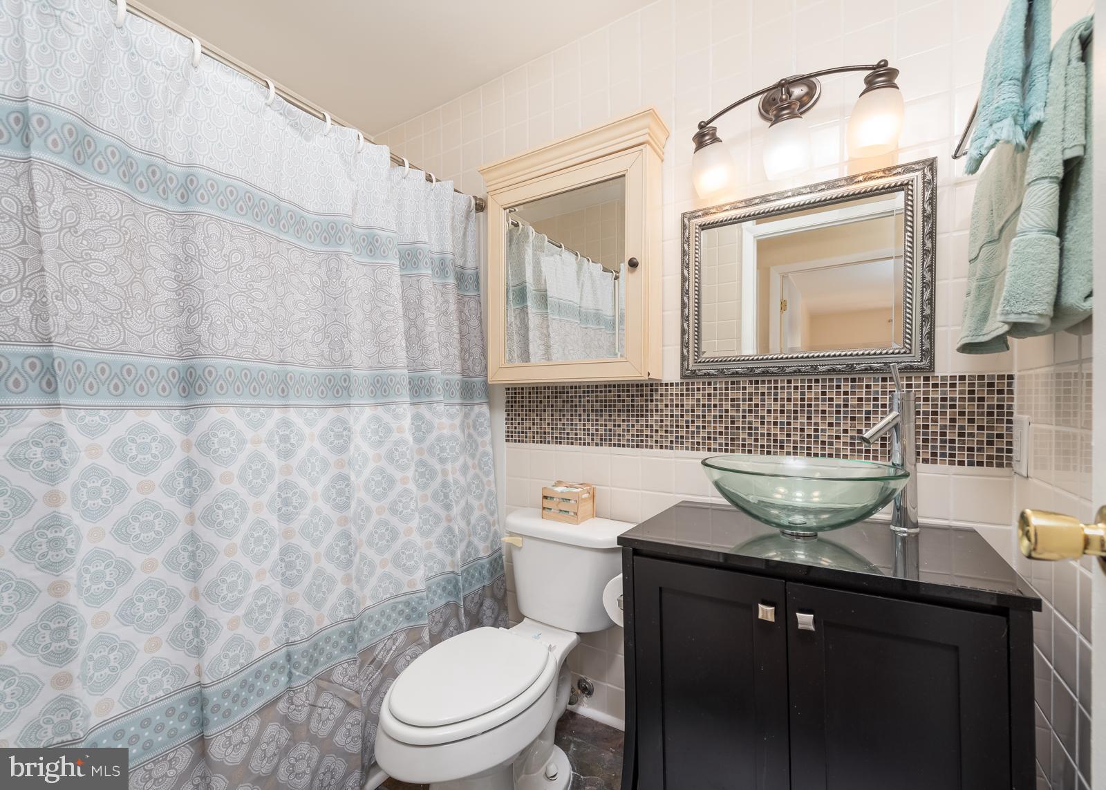 HICKORY HOLLOW - Residential Lease