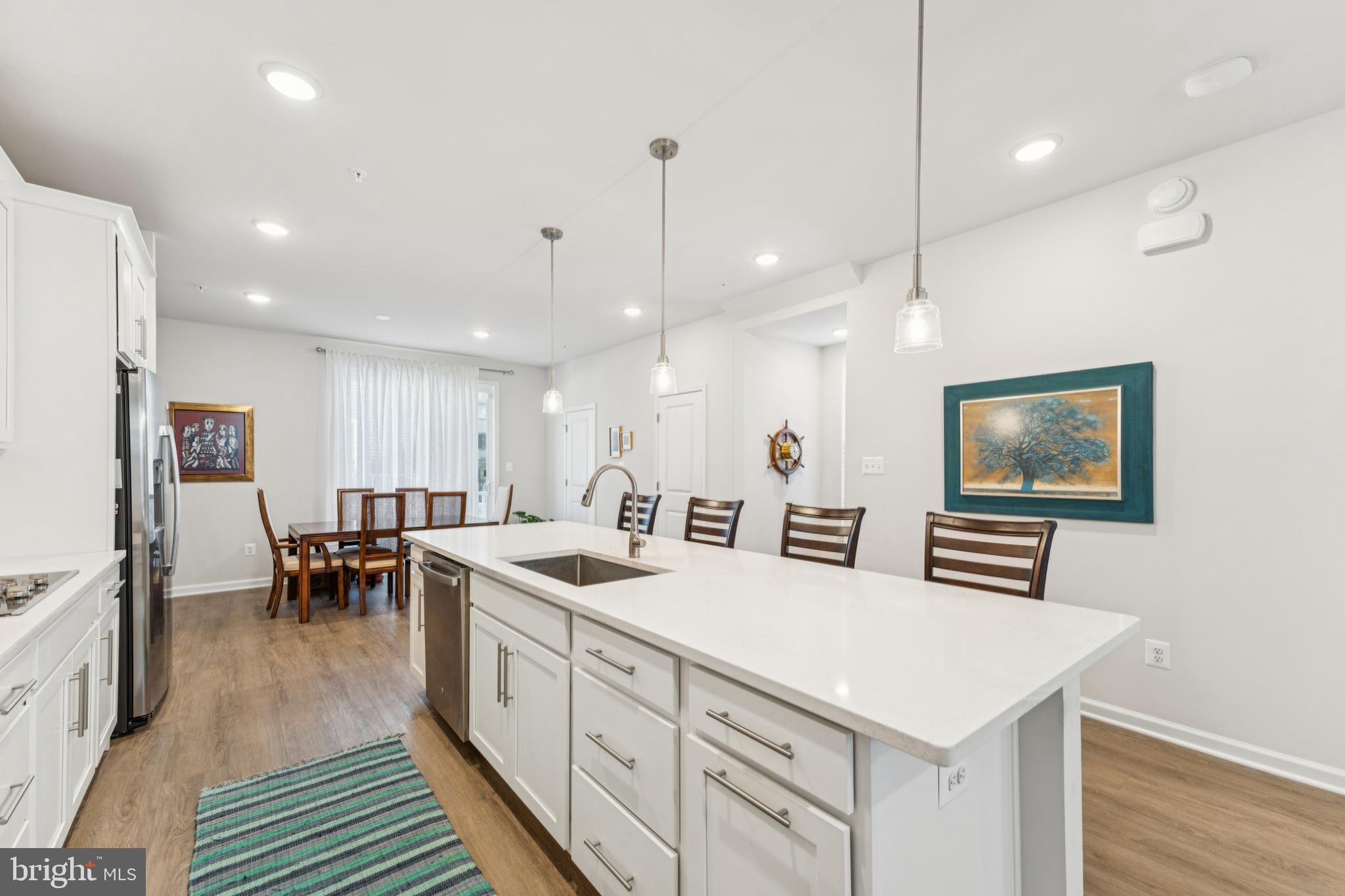 GATEWAY WEST - Residential