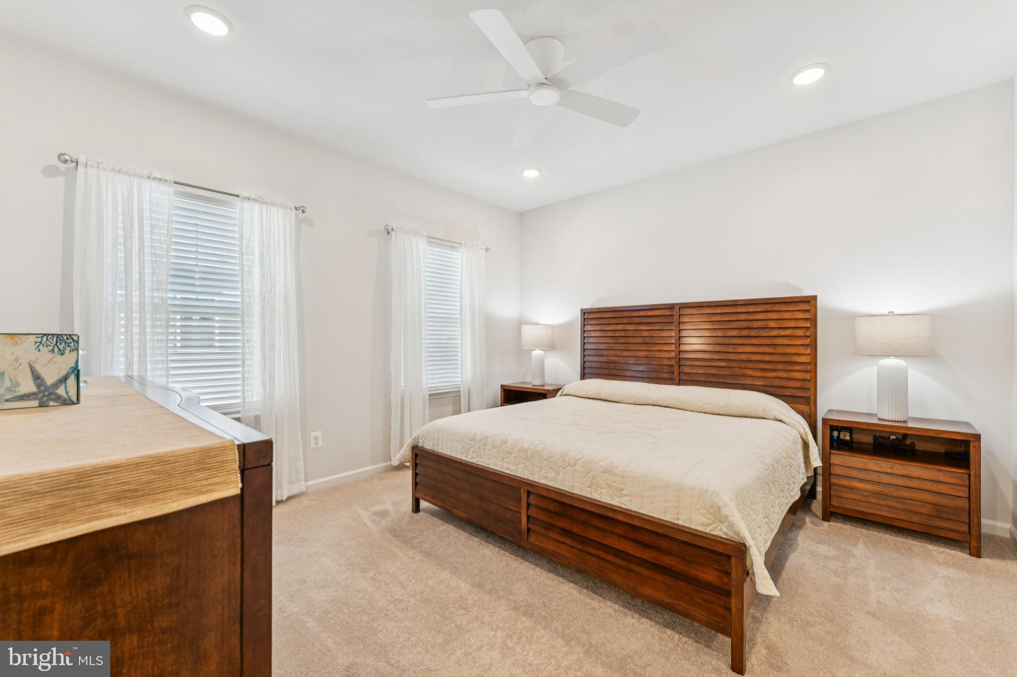 GATEWAY WEST - Residential