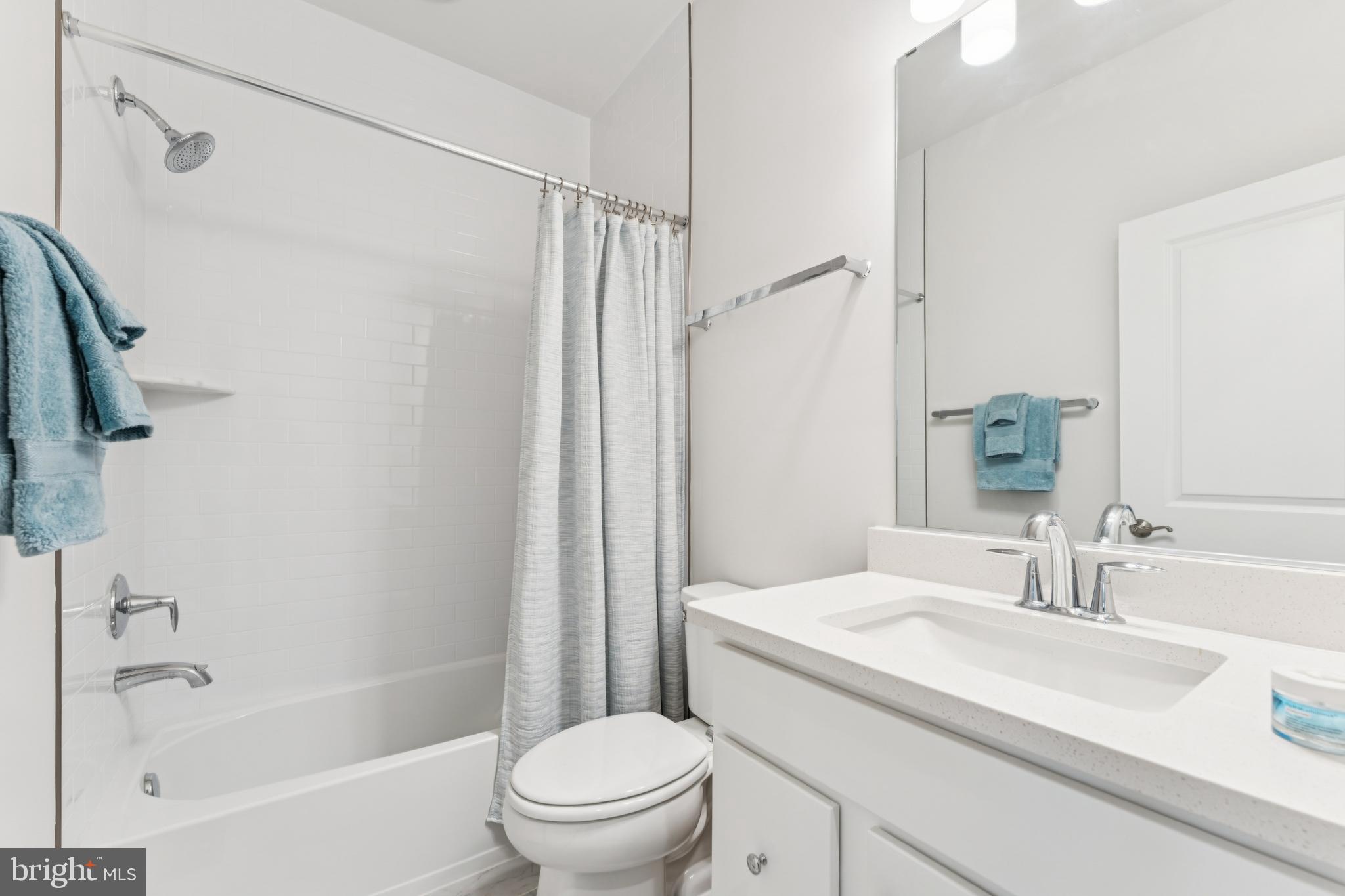 GATEWAY WEST - Residential