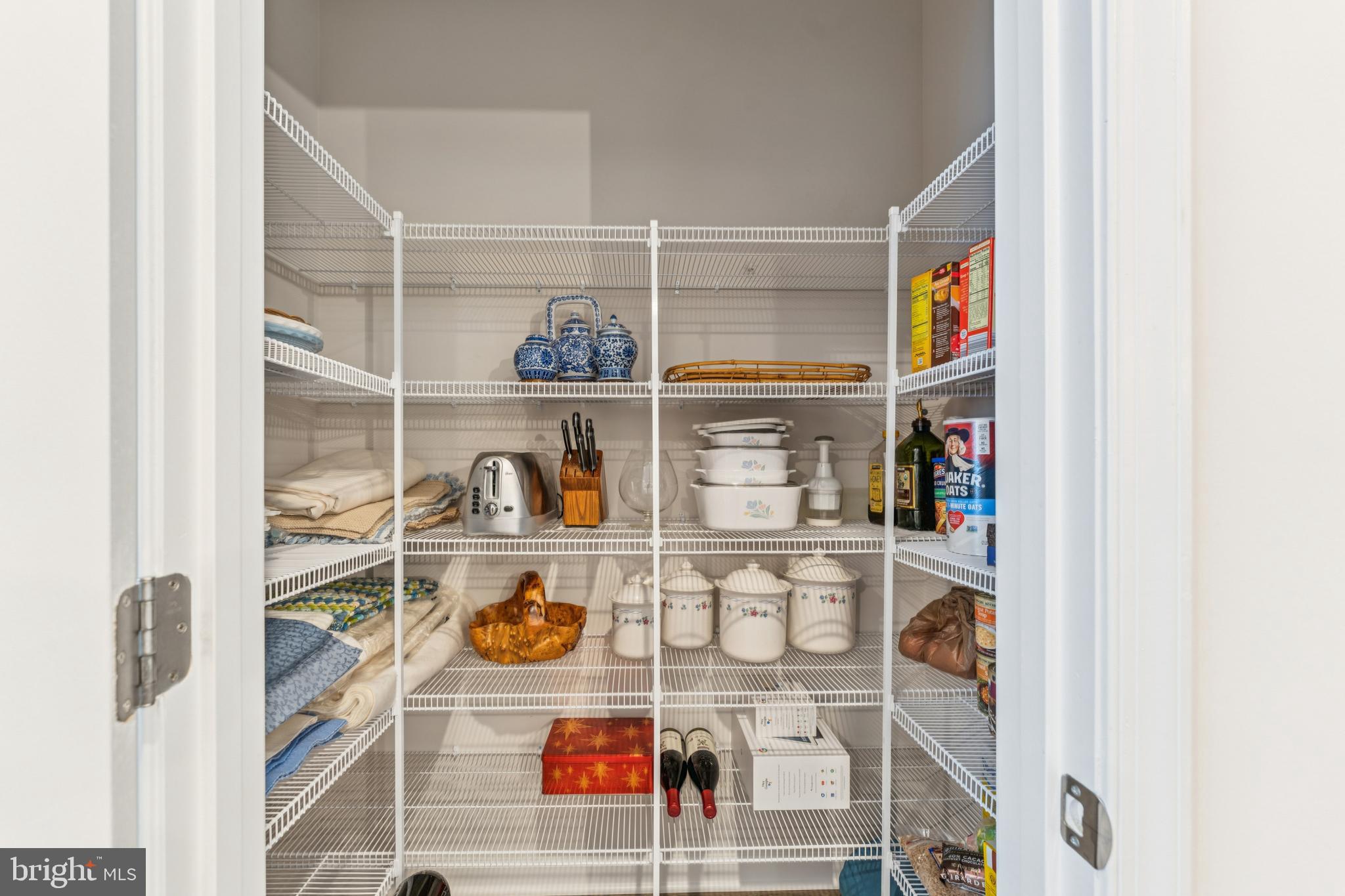 GATEWAY WEST - Residential