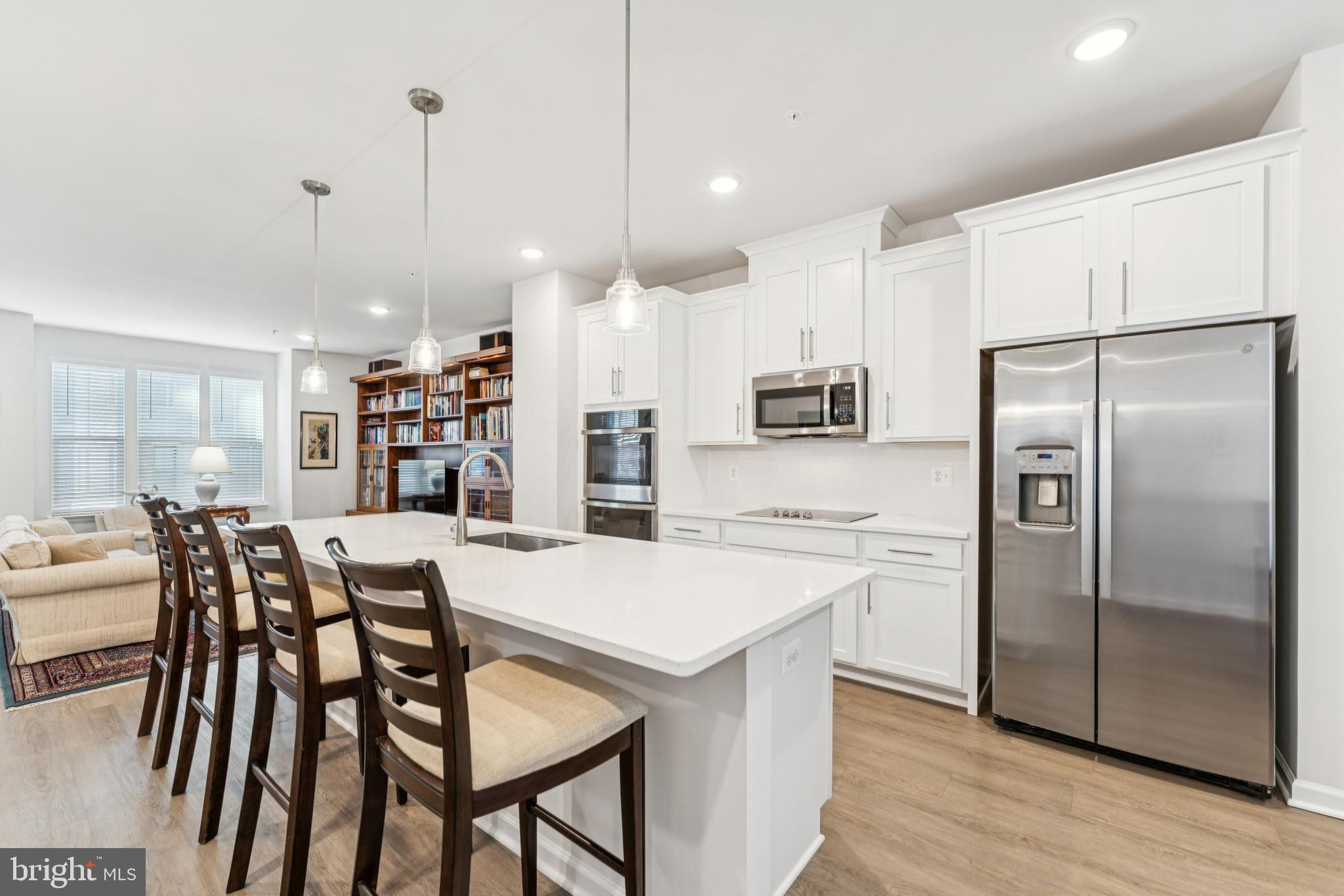 GATEWAY WEST - Residential