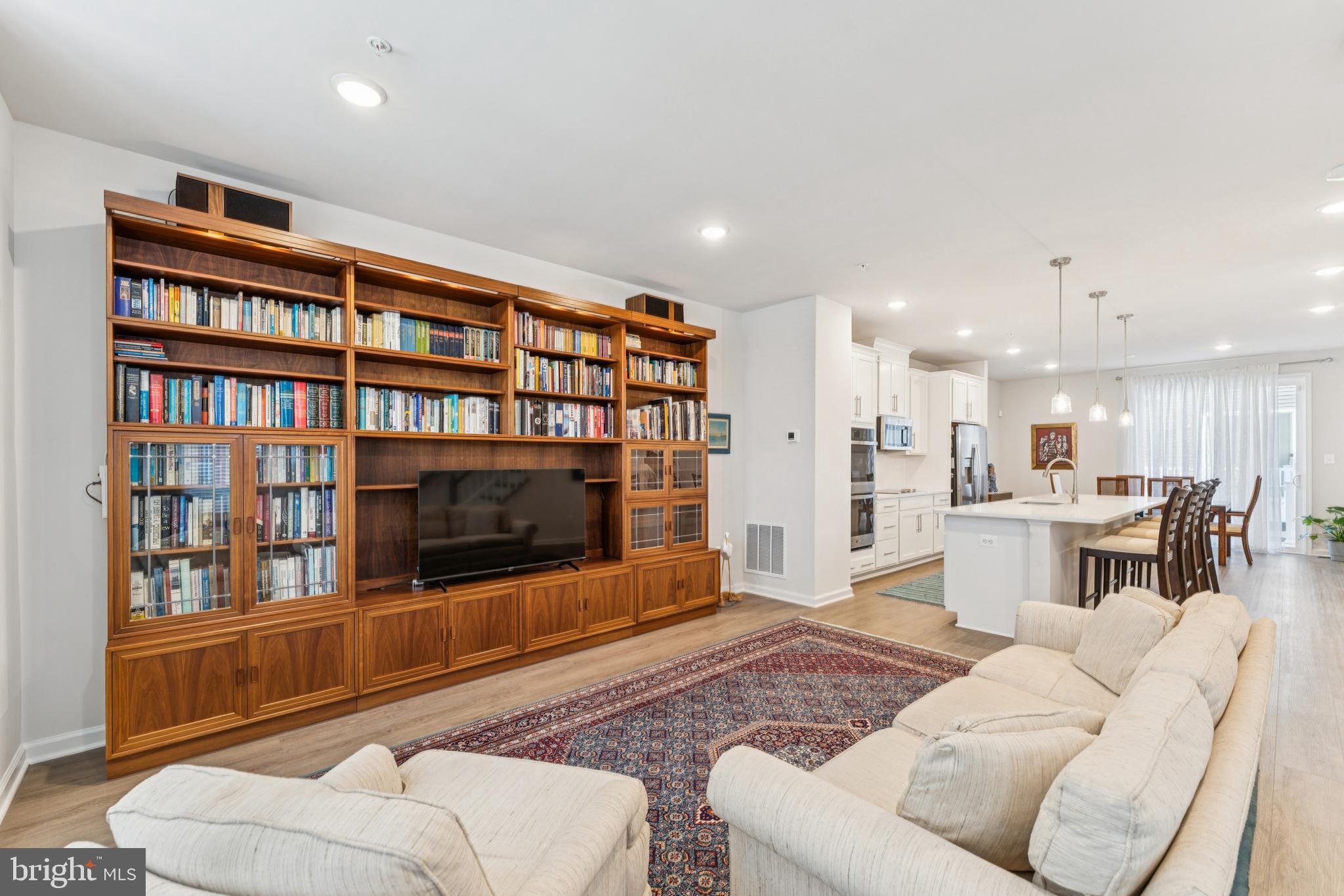 GATEWAY WEST - Residential