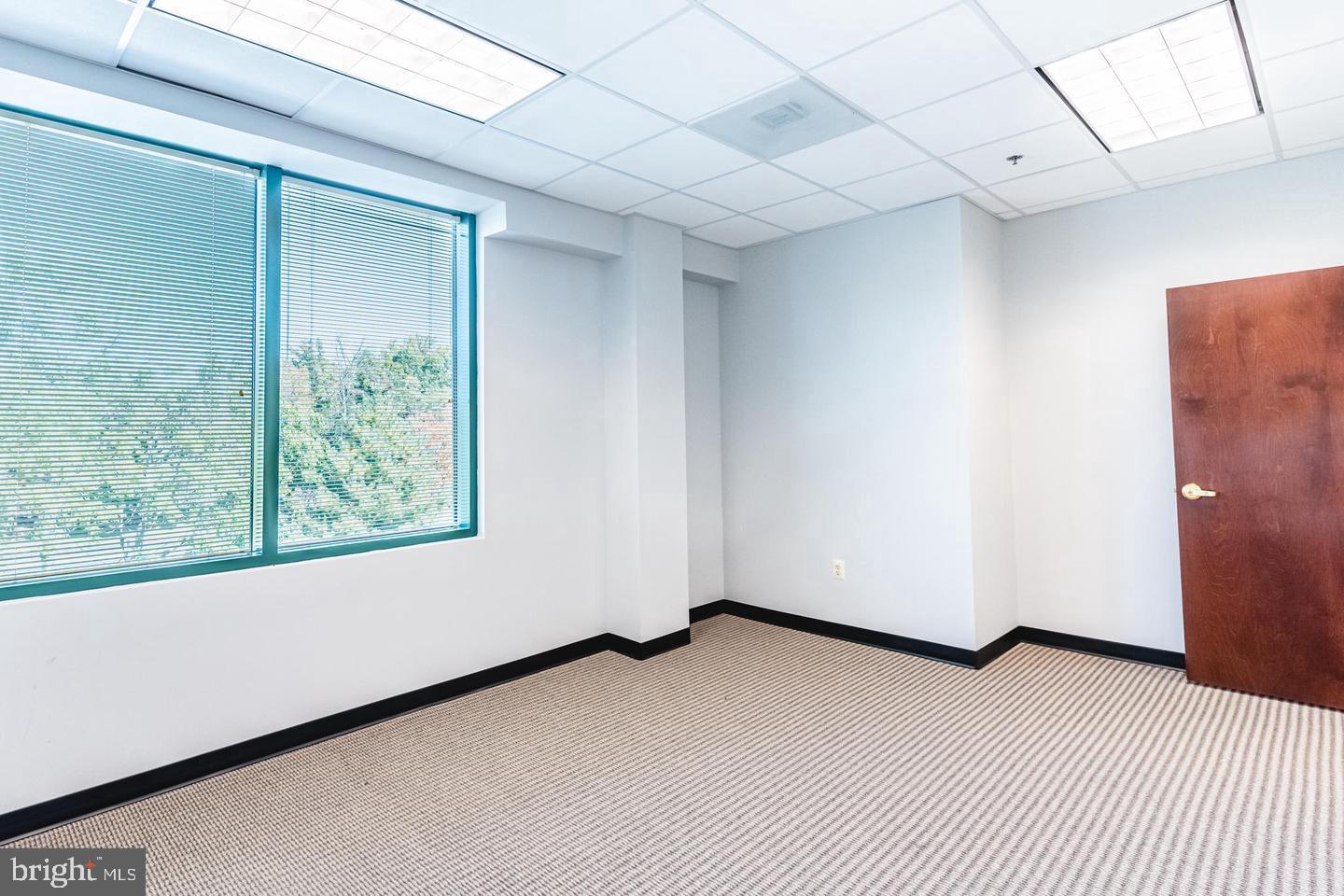 LANSDOWNE OFFICE PARK - Commercial Lease