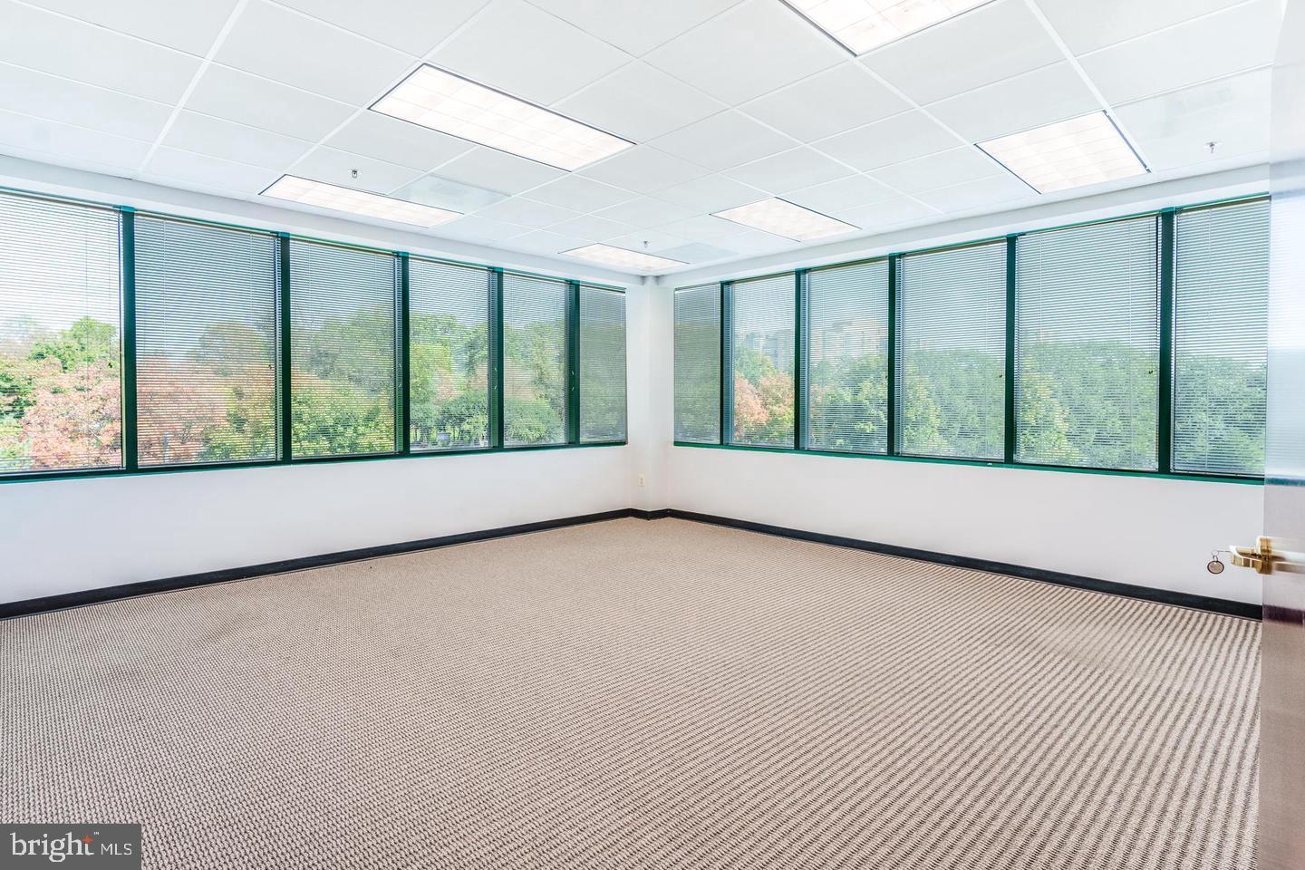 LANSDOWNE OFFICE PARK - Commercial Lease