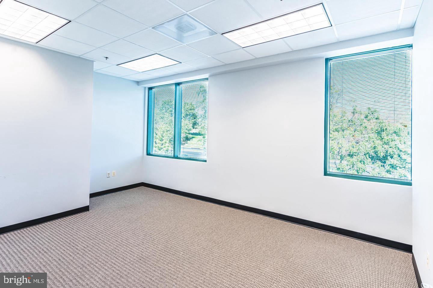 LANSDOWNE OFFICE PARK - Commercial Lease