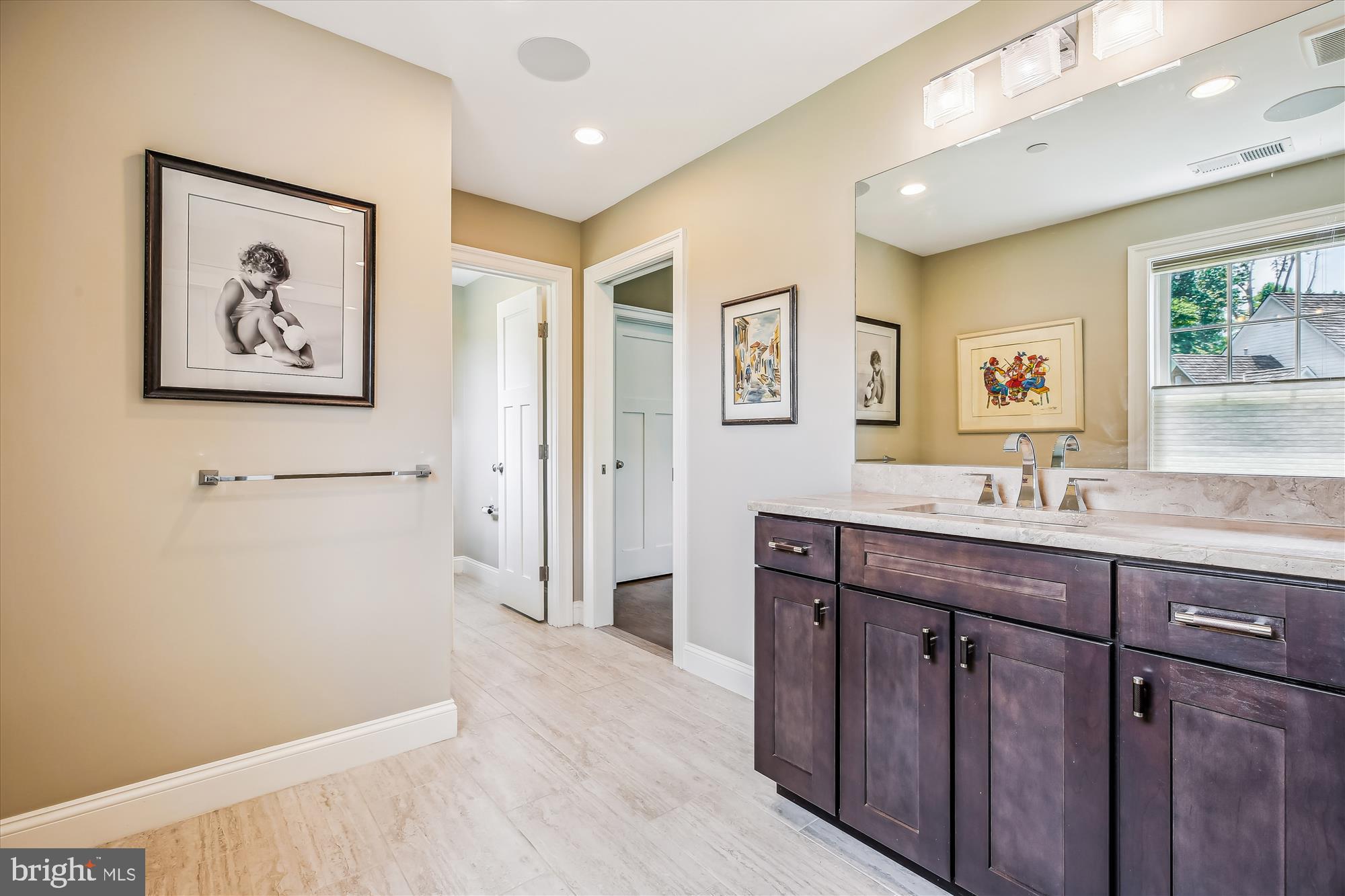 LUXMANOR - Residential Lease