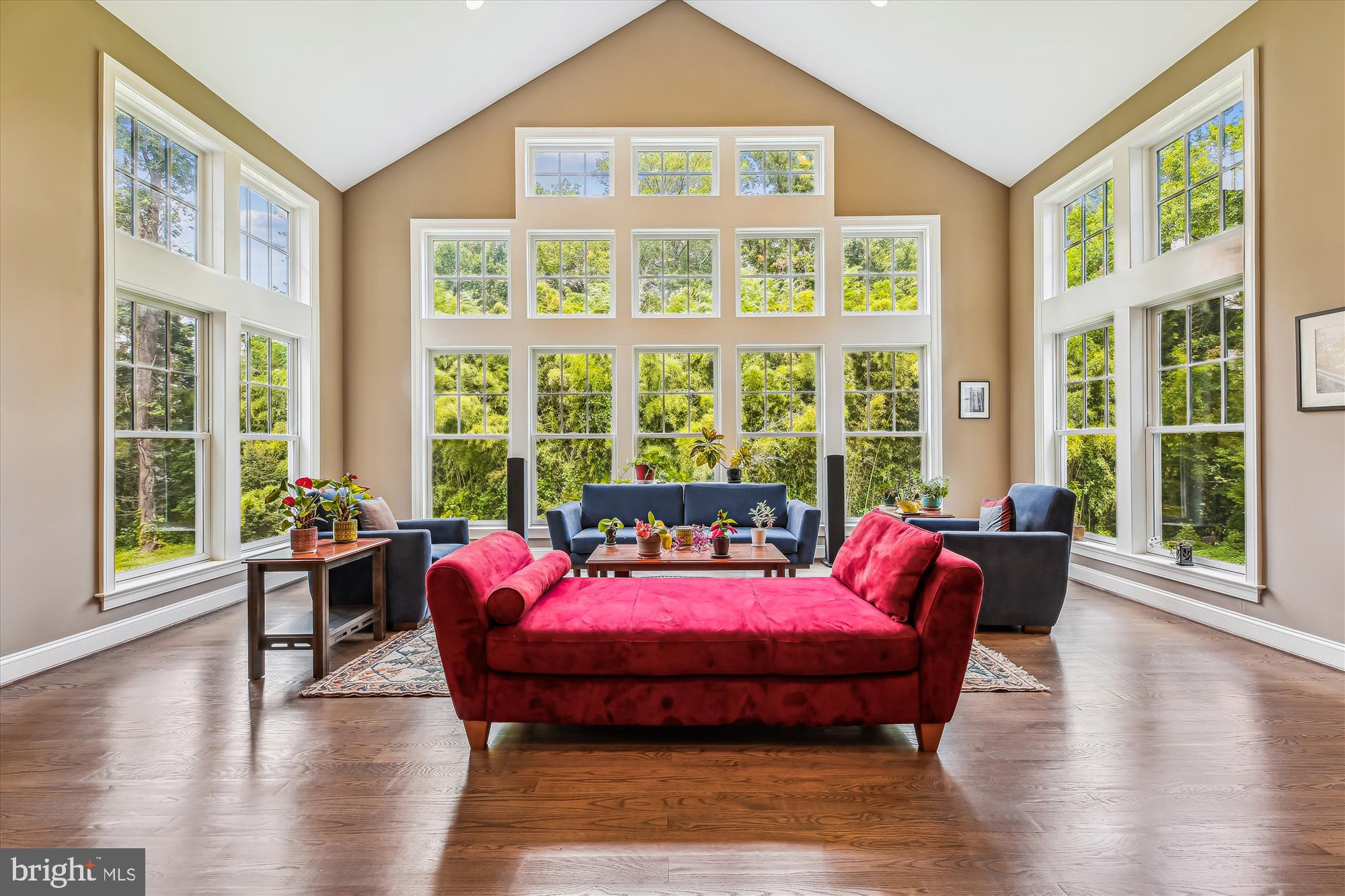 LUXMANOR - Residential Lease