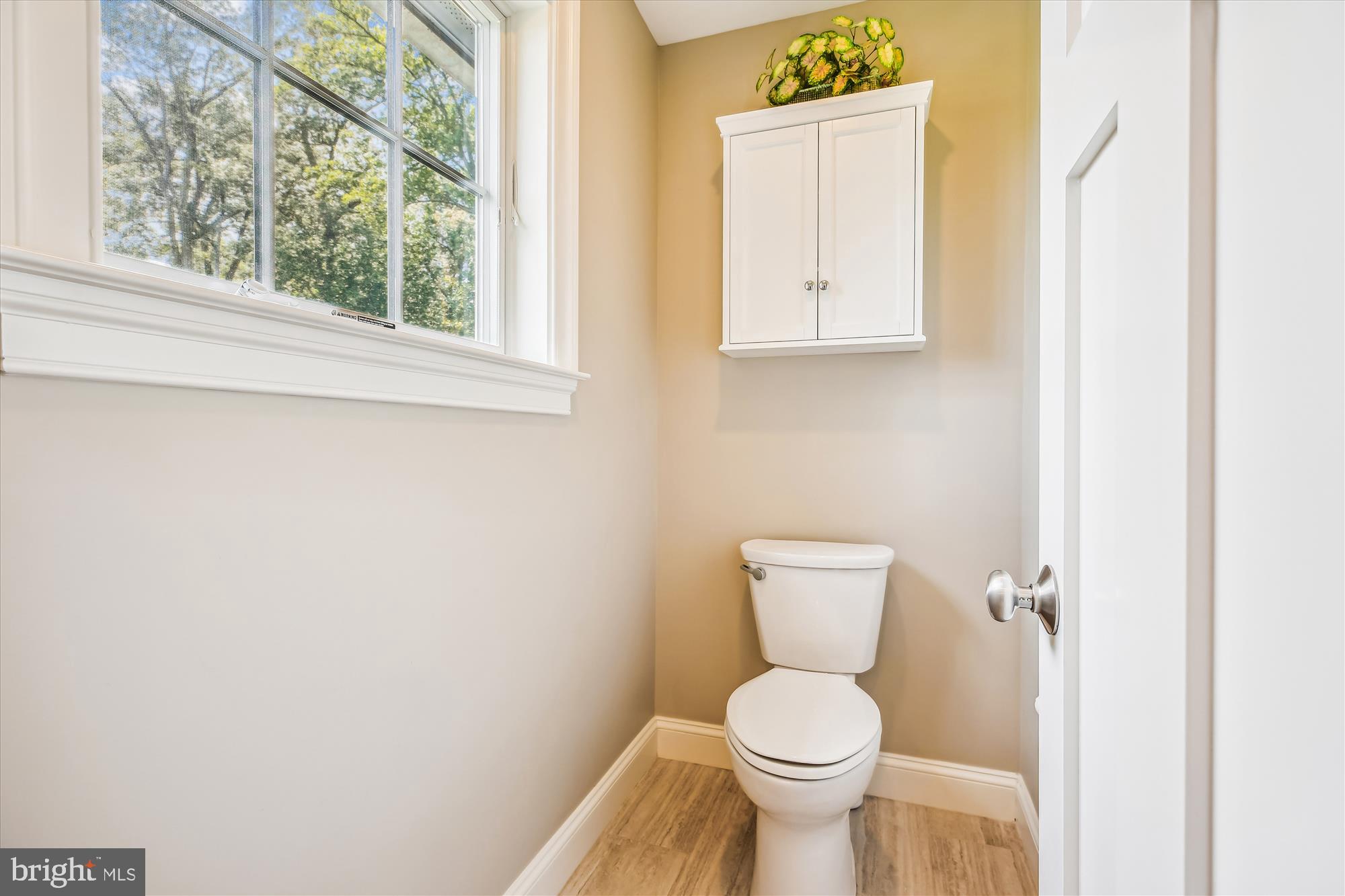 LUXMANOR - Residential Lease