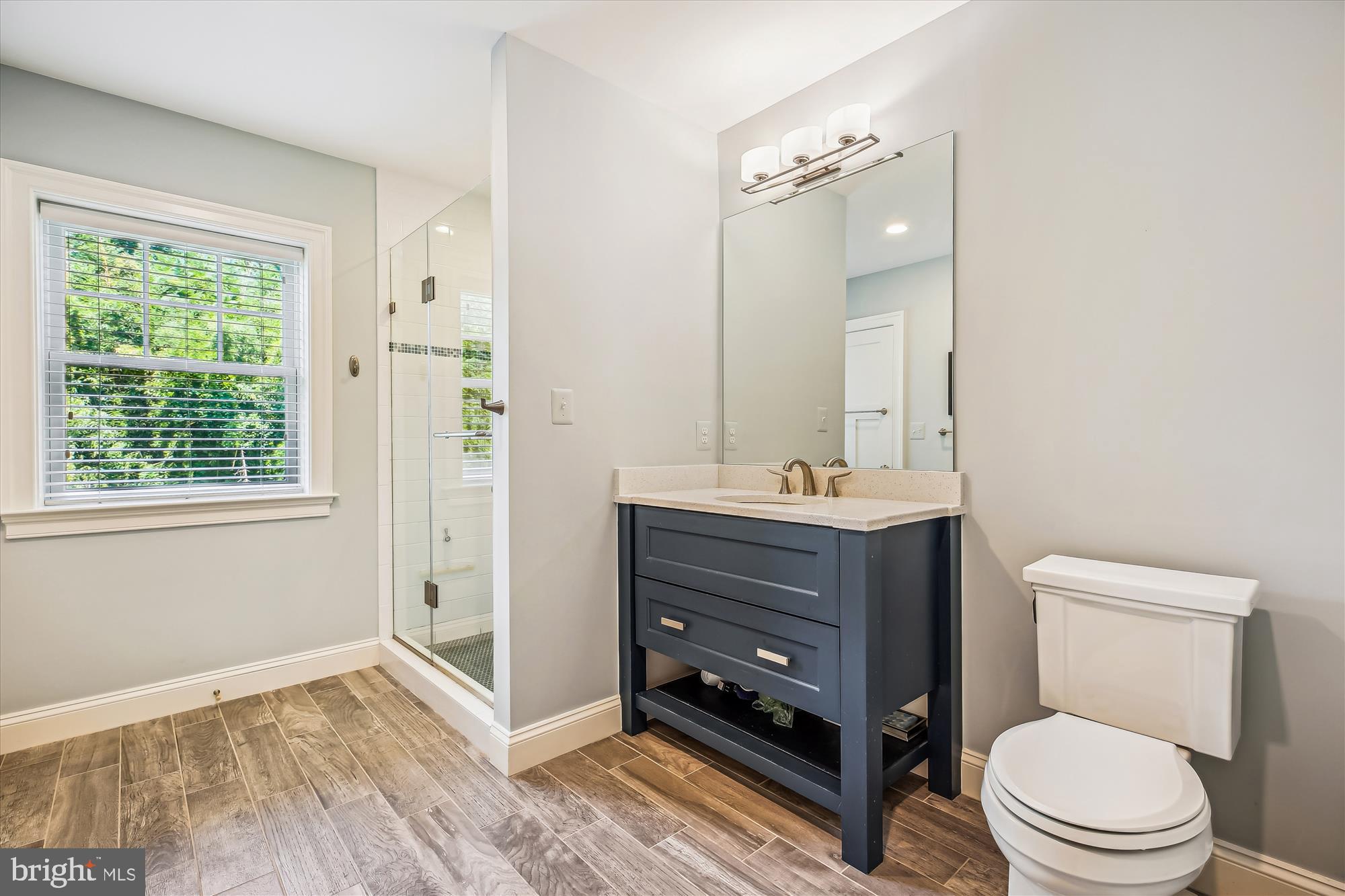 LUXMANOR - Residential Lease