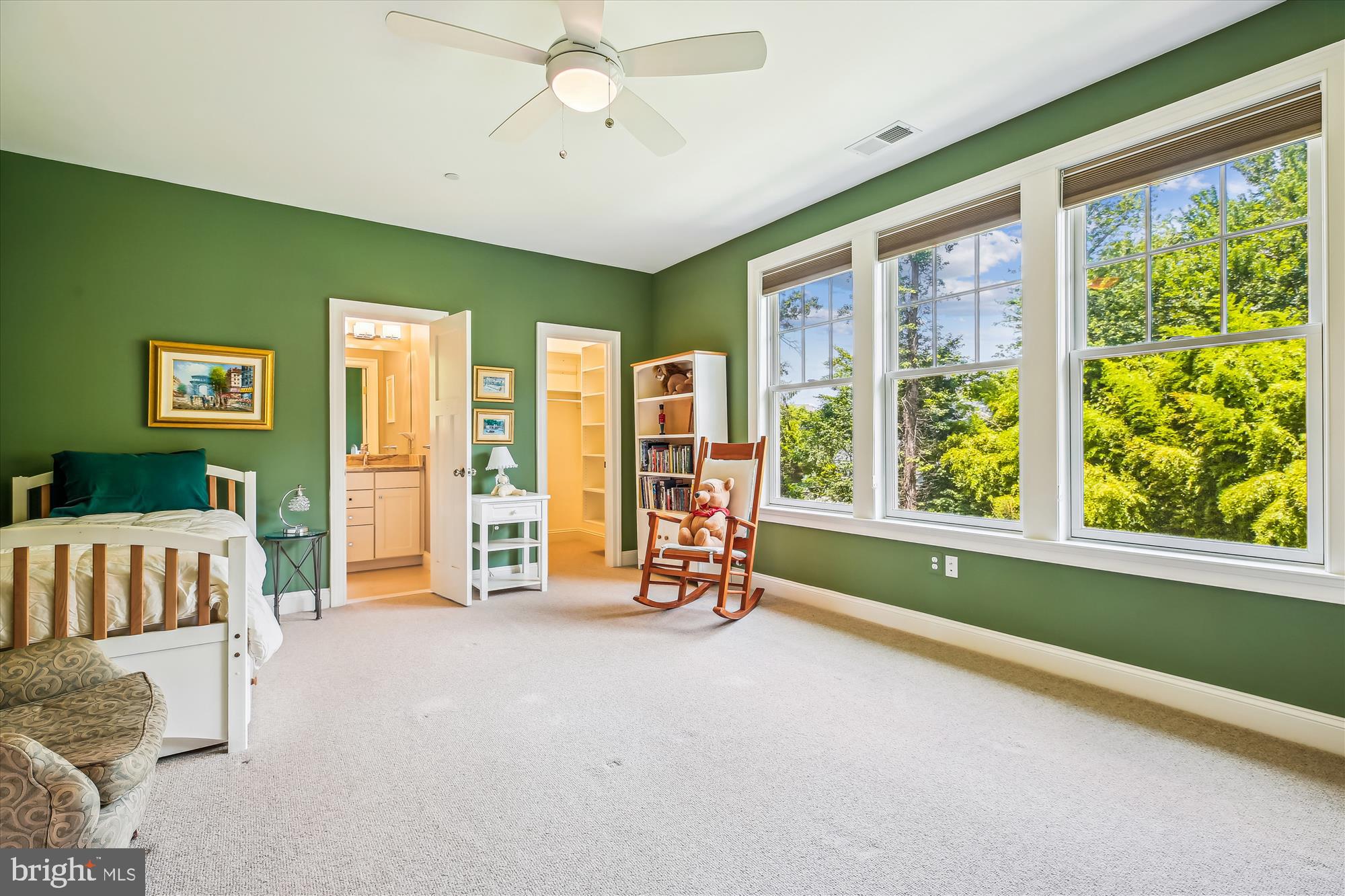 LUXMANOR - Residential Lease