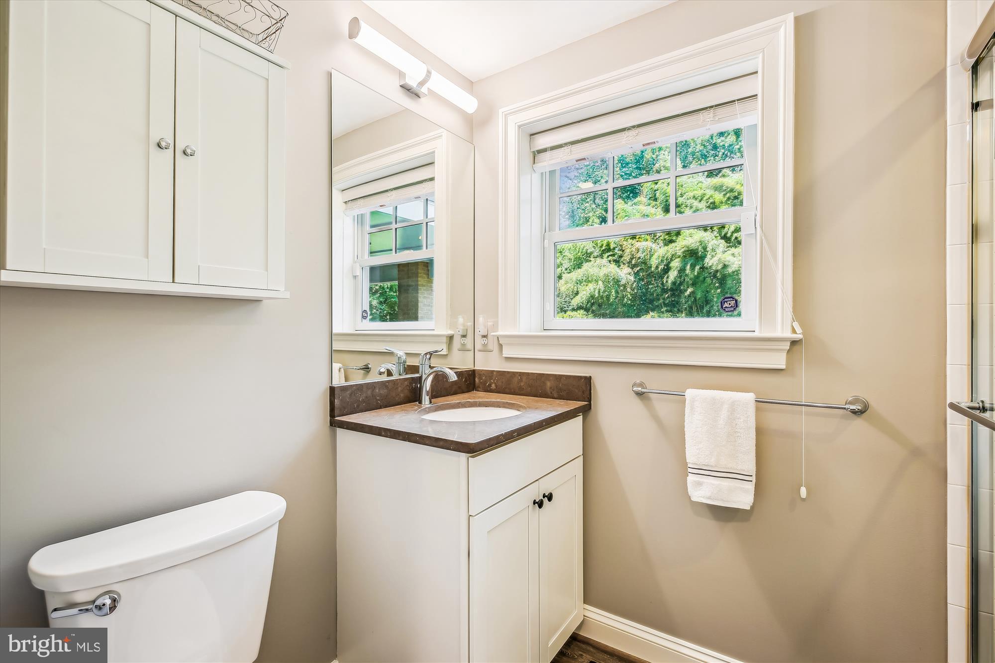 LUXMANOR - Residential Lease