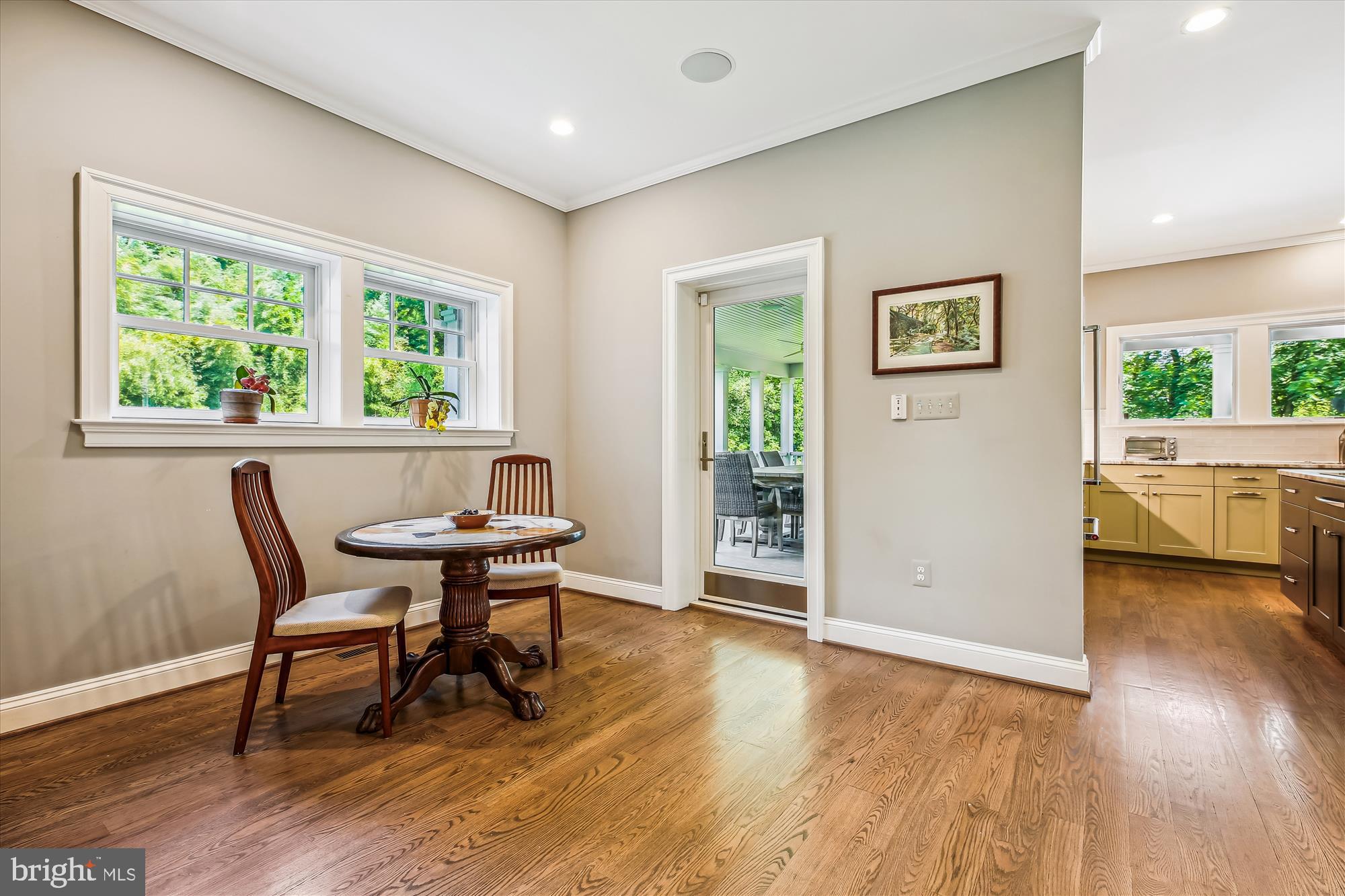 LUXMANOR - Residential Lease