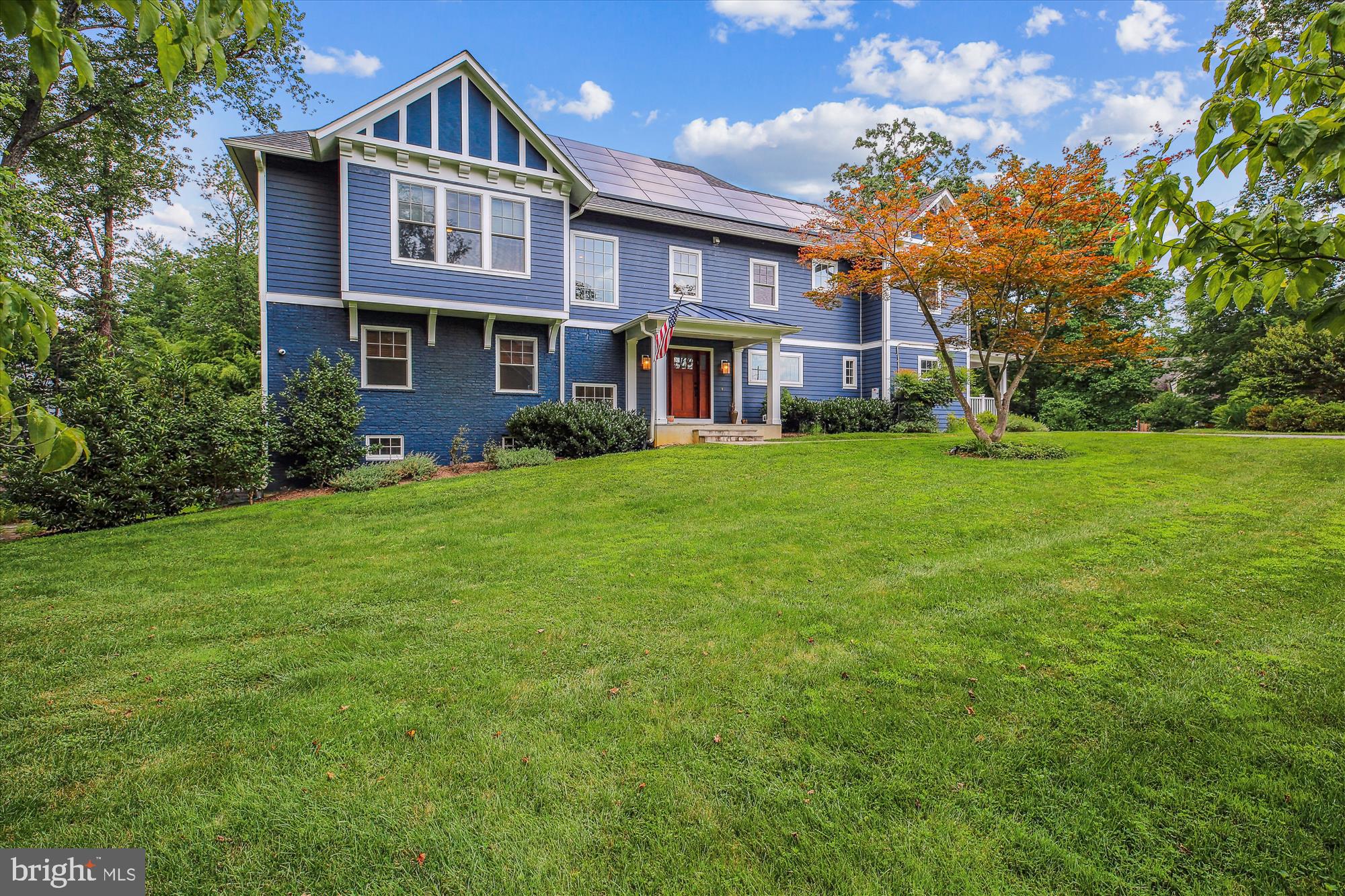 LUXMANOR - Residential Lease