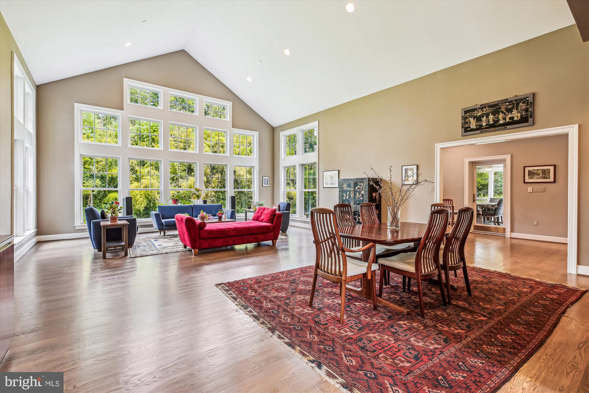 LUXMANOR - Residential Lease