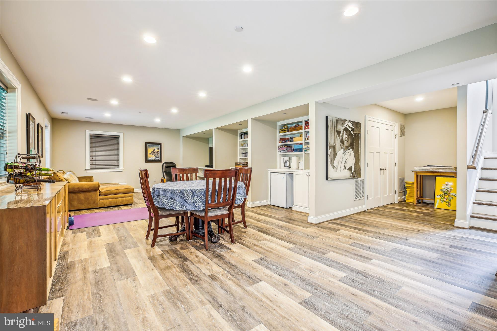 LUXMANOR - Residential Lease