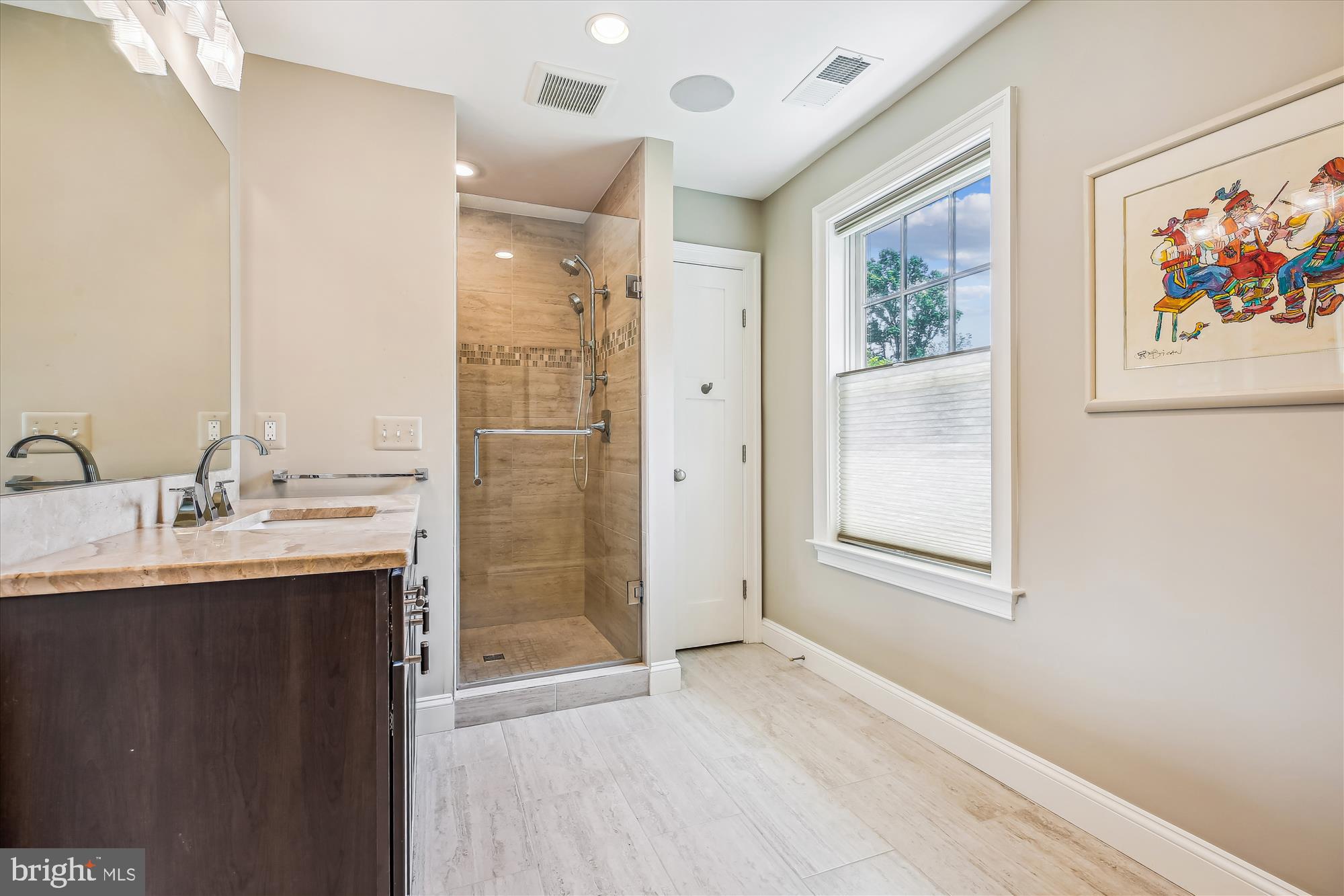 LUXMANOR - Residential Lease