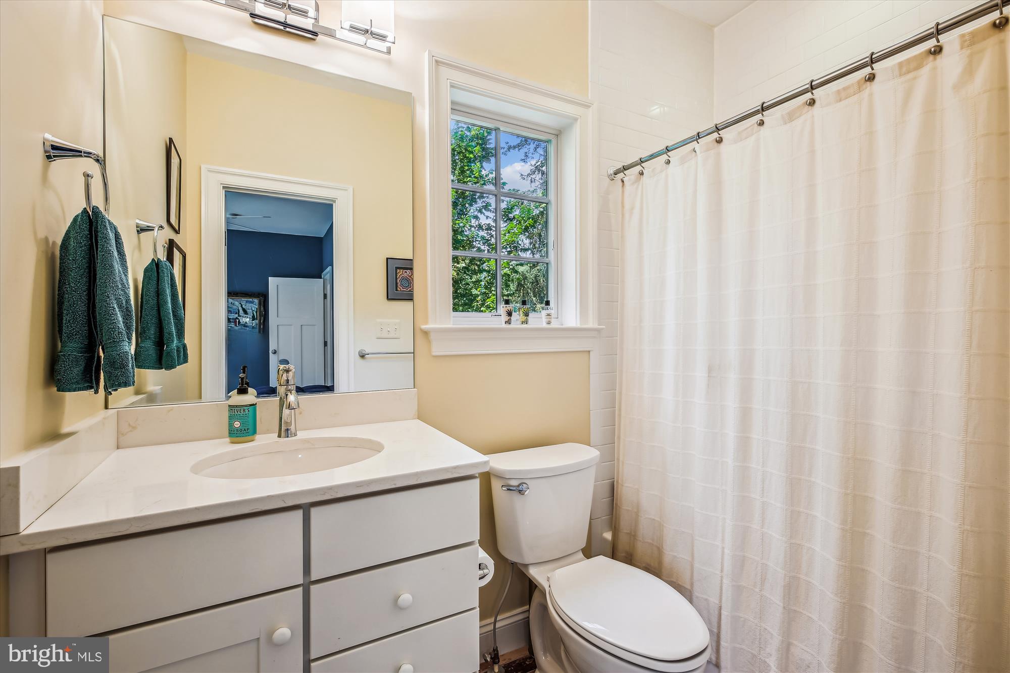 LUXMANOR - Residential Lease