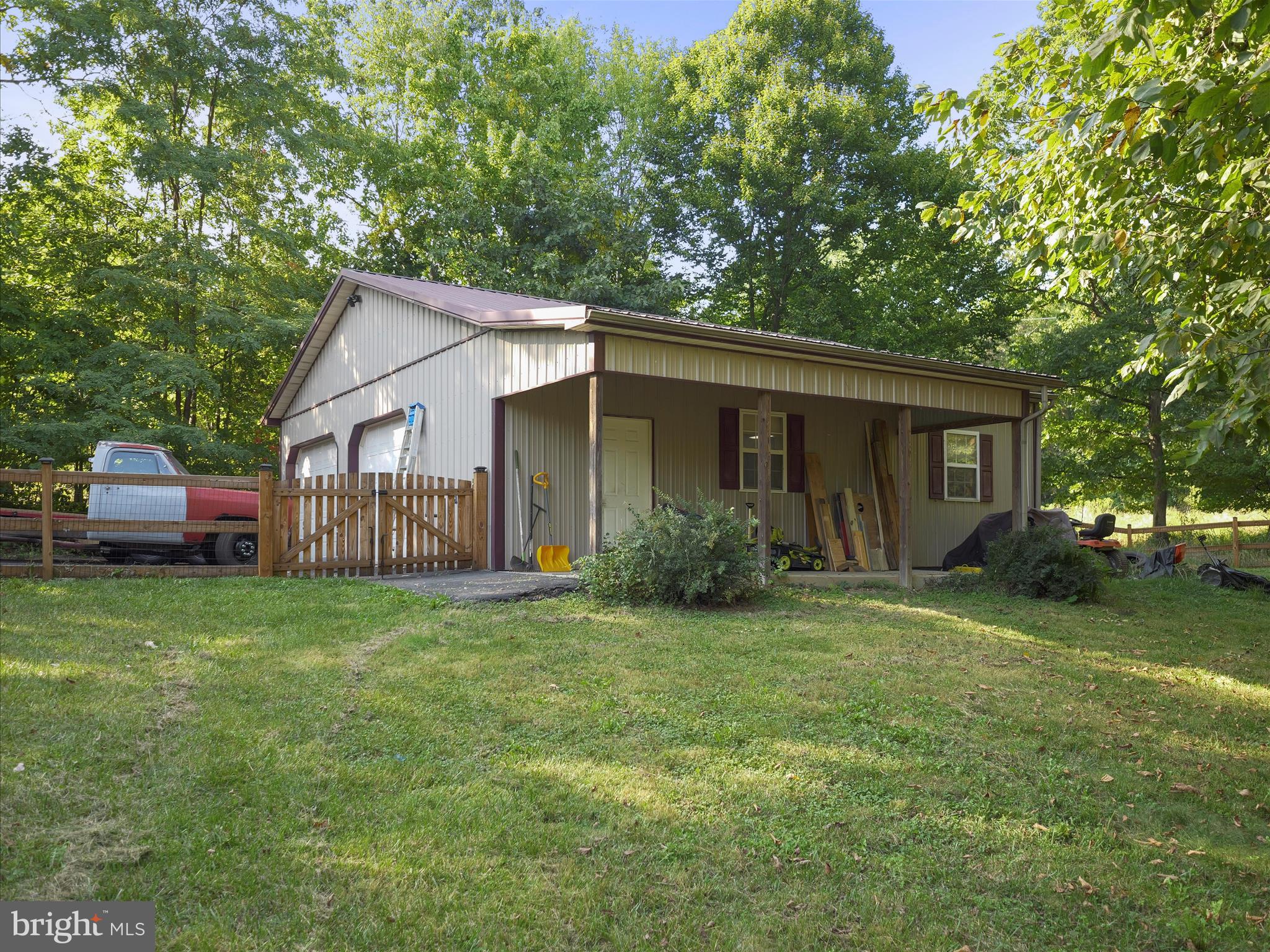 RIVER HILLS - Residential