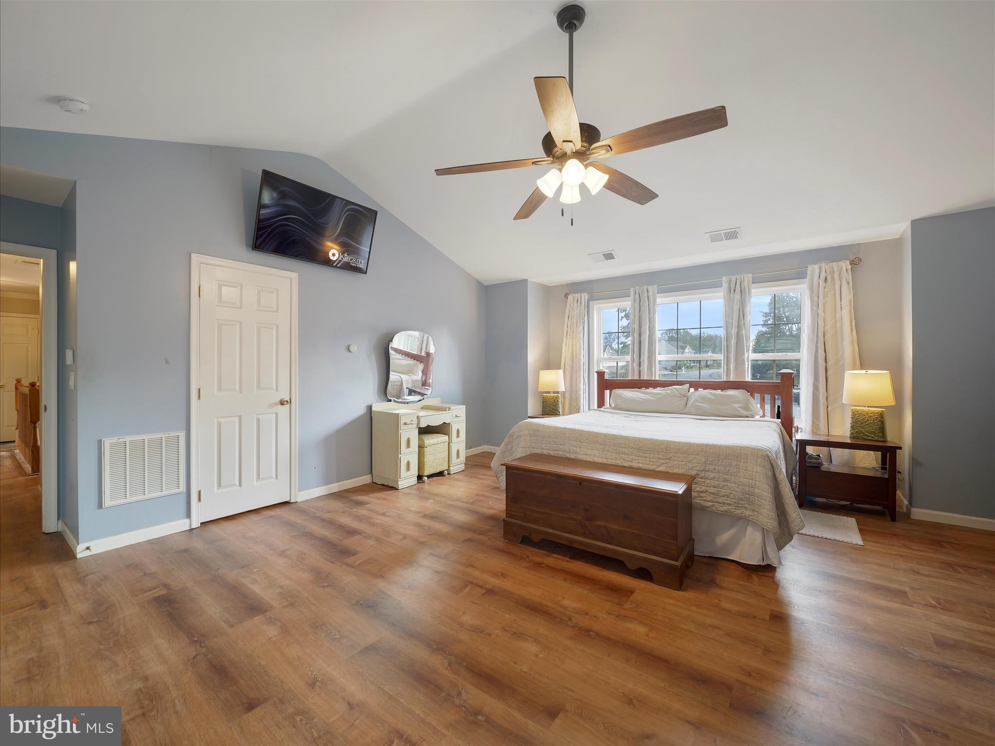 RIVER HILLS - Residential