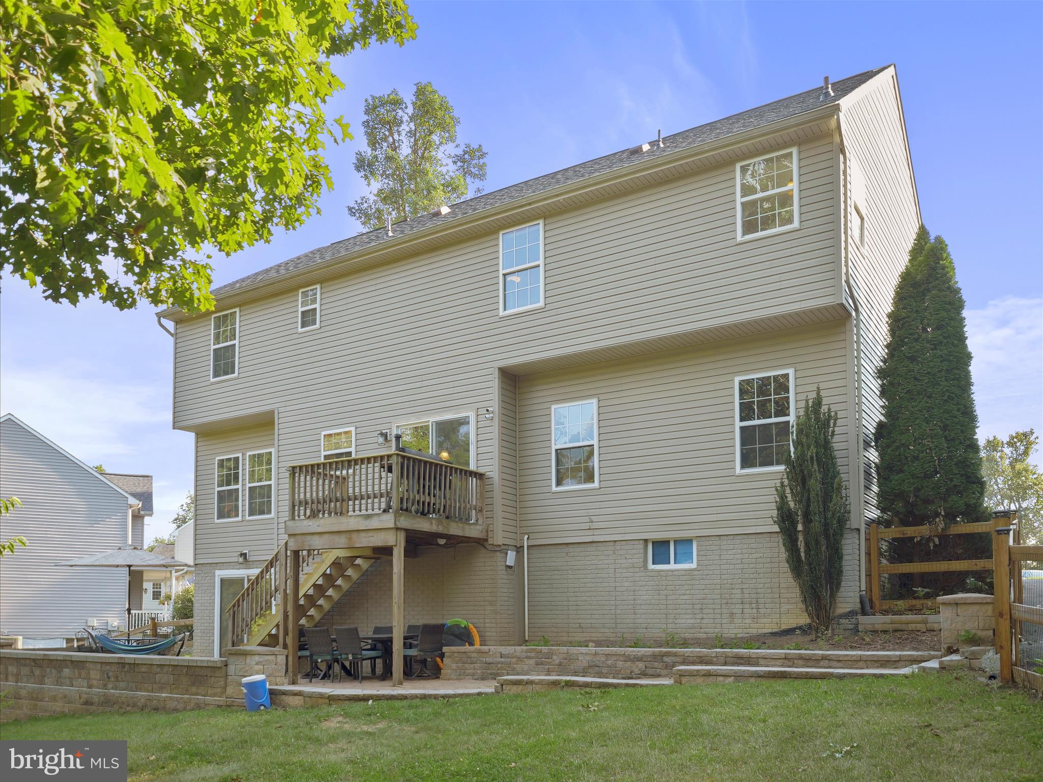 RIVER HILLS - Residential