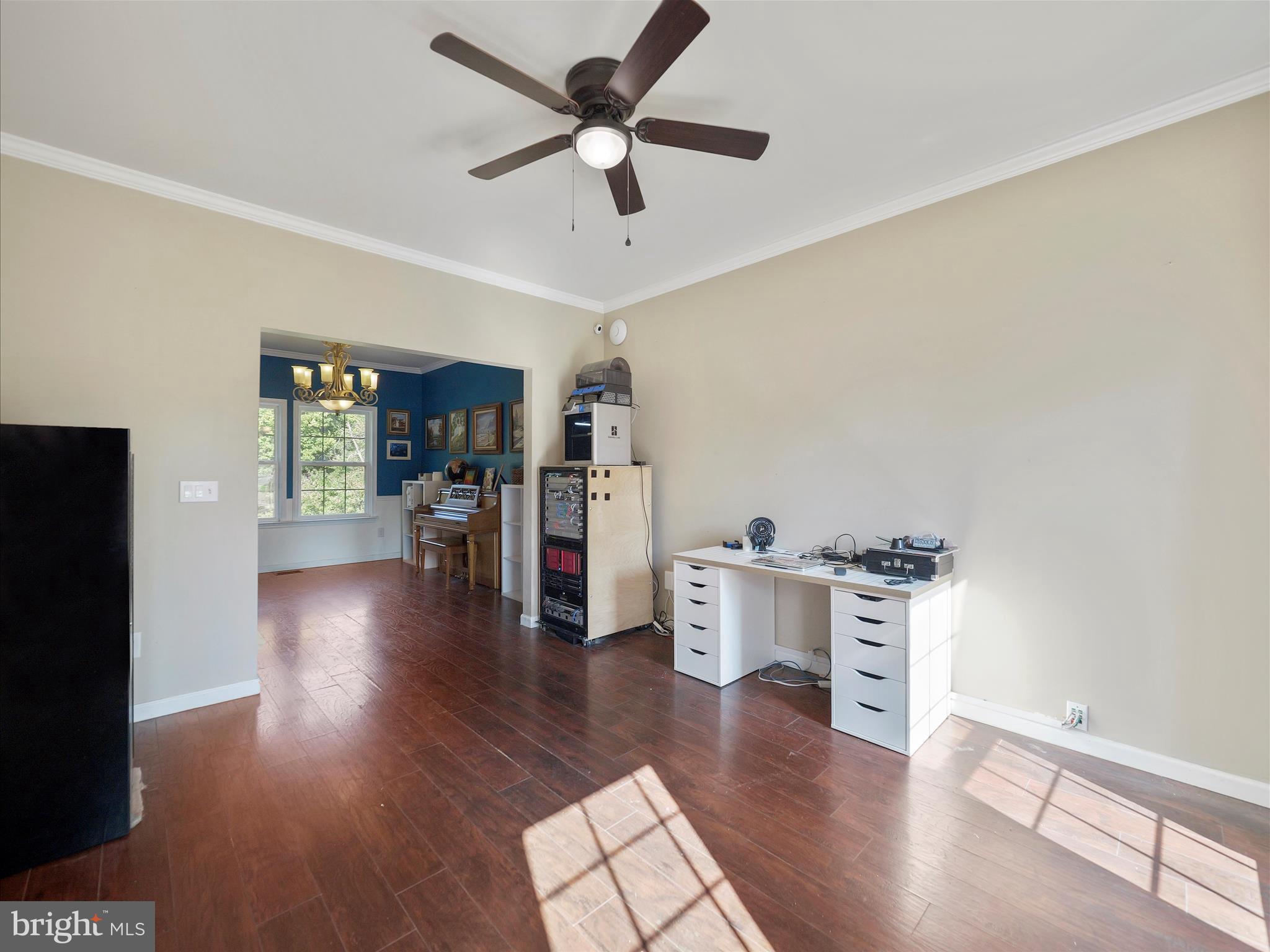 RIVER HILLS - Residential