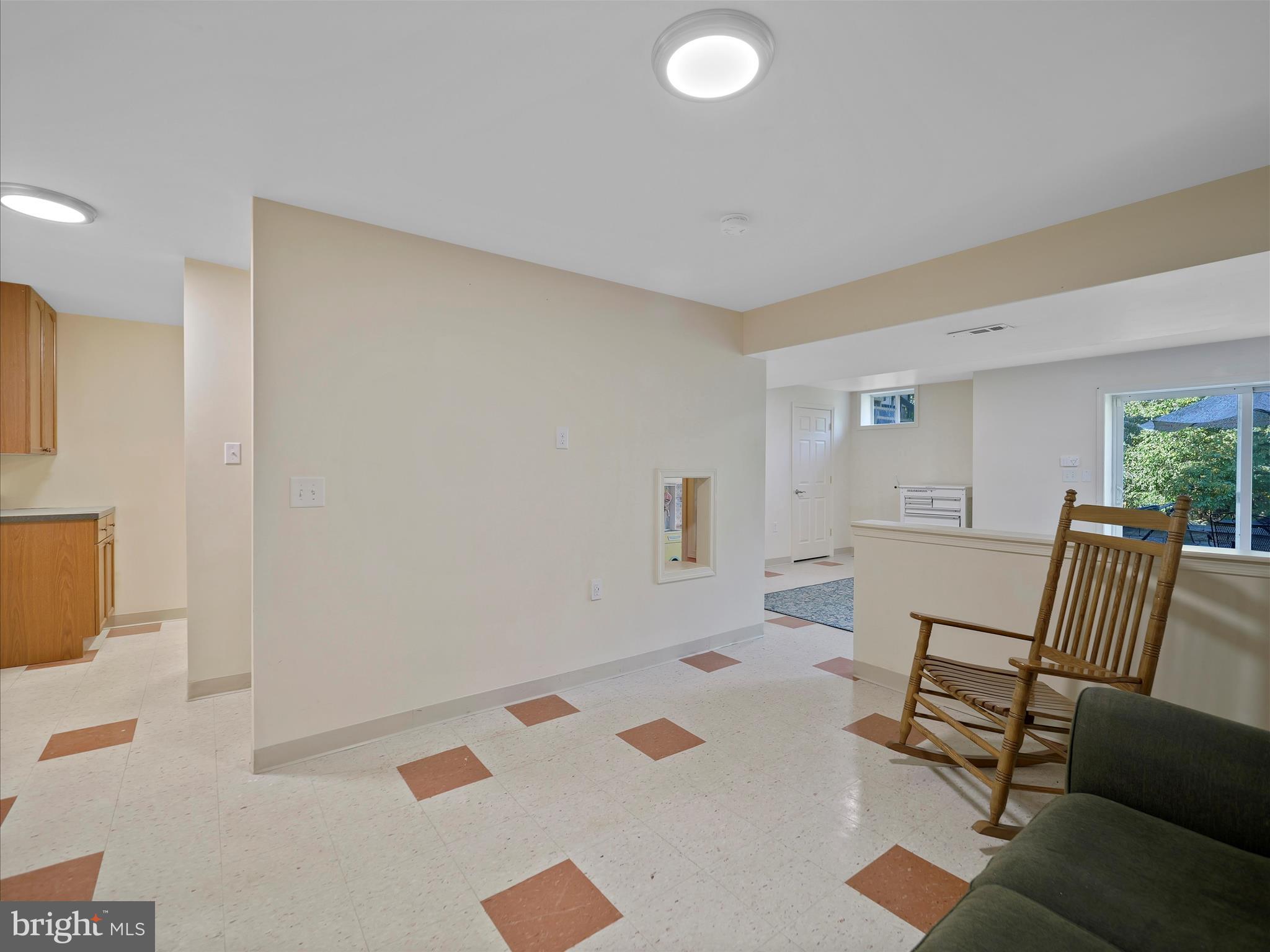 RIVER HILLS - Residential