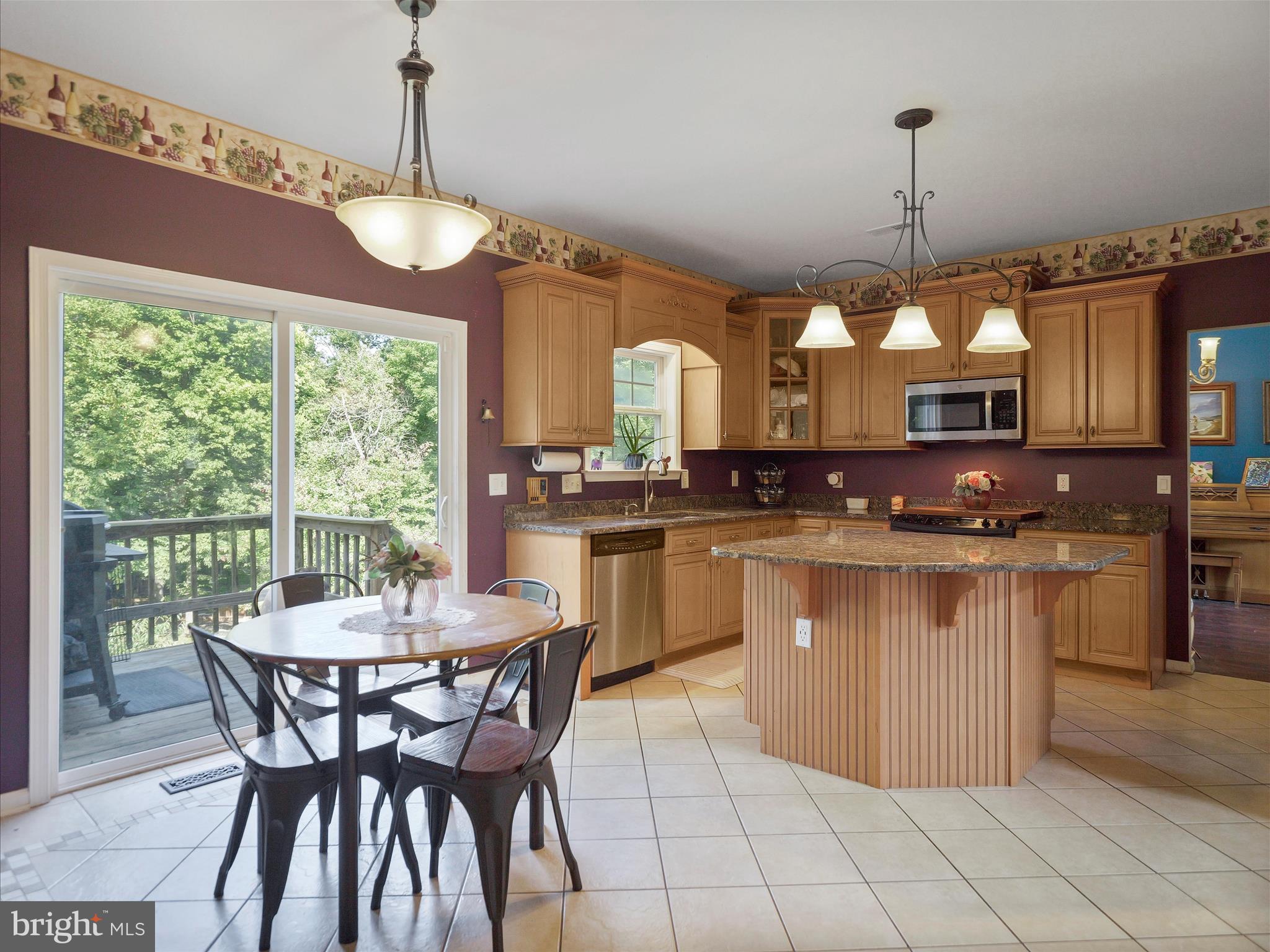 RIVER HILLS - Residential