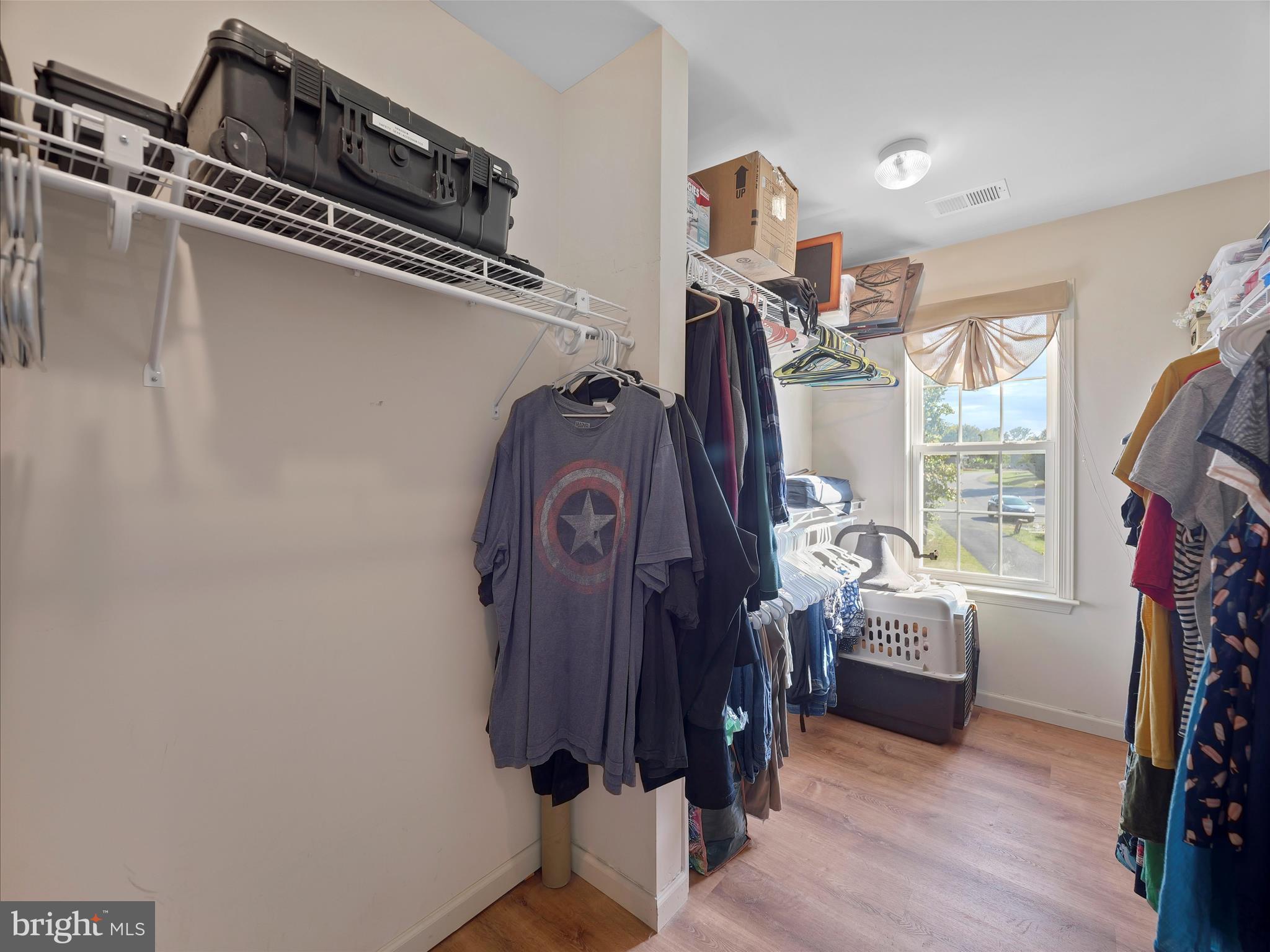 RIVER HILLS - Residential