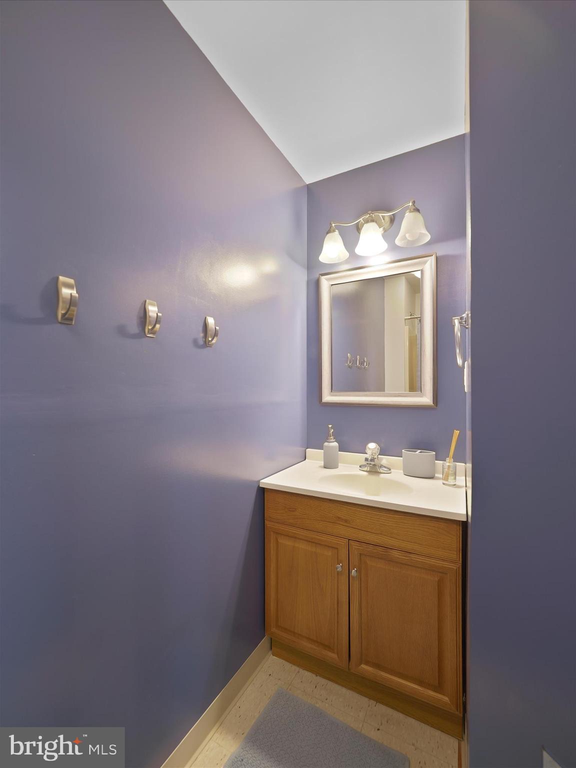 RIVER HILLS - Residential