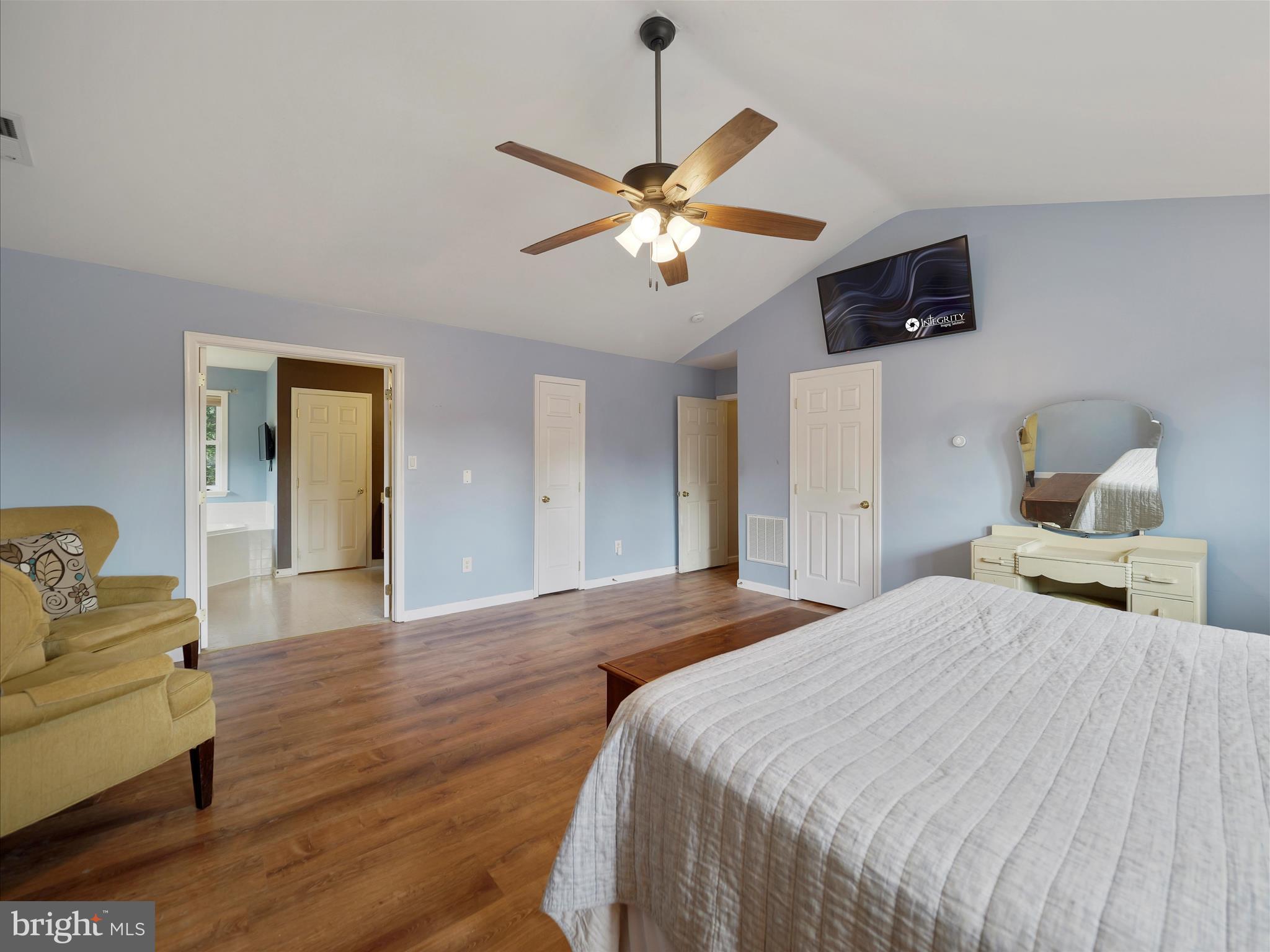 RIVER HILLS - Residential