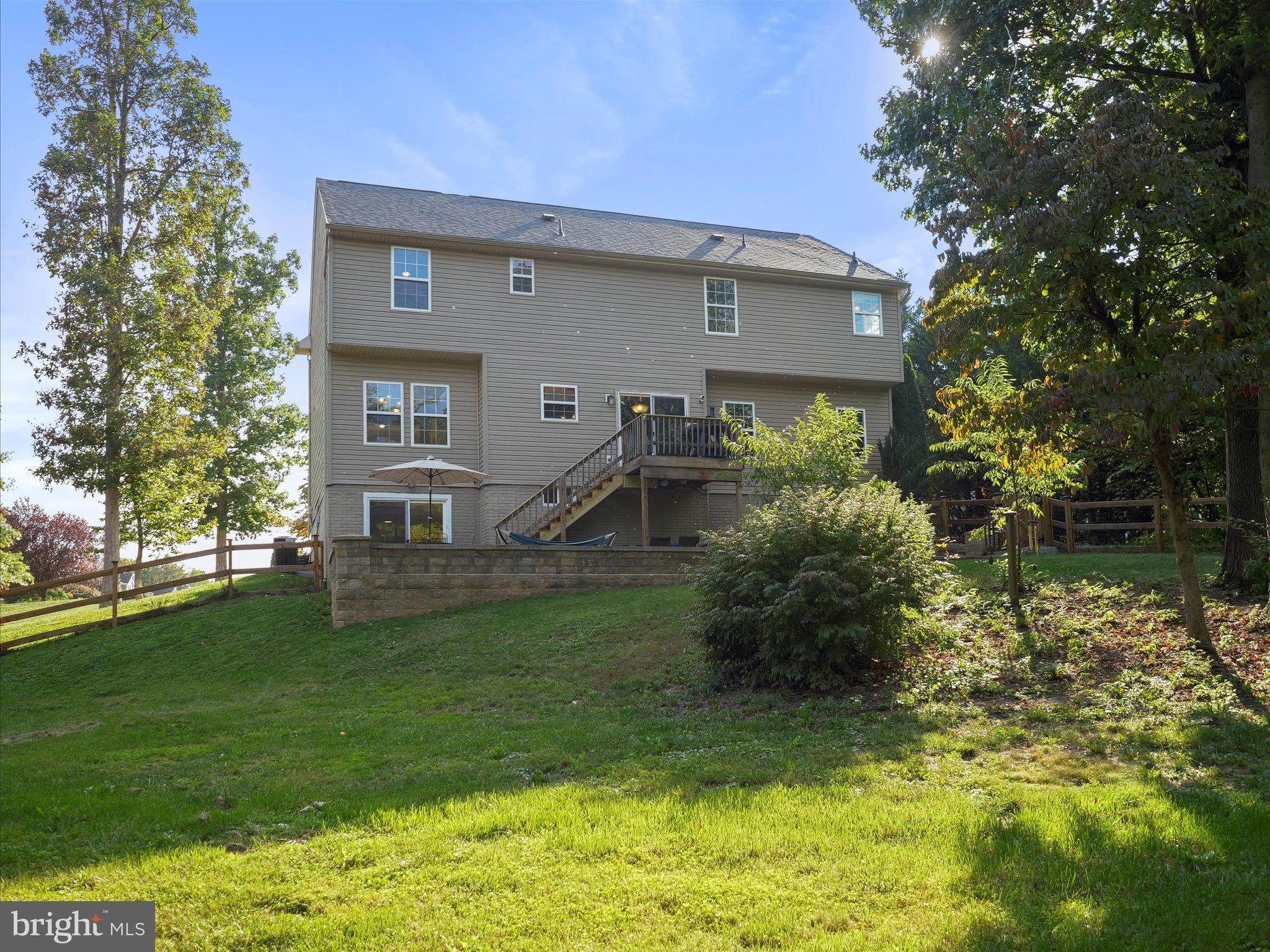 RIVER HILLS - Residential