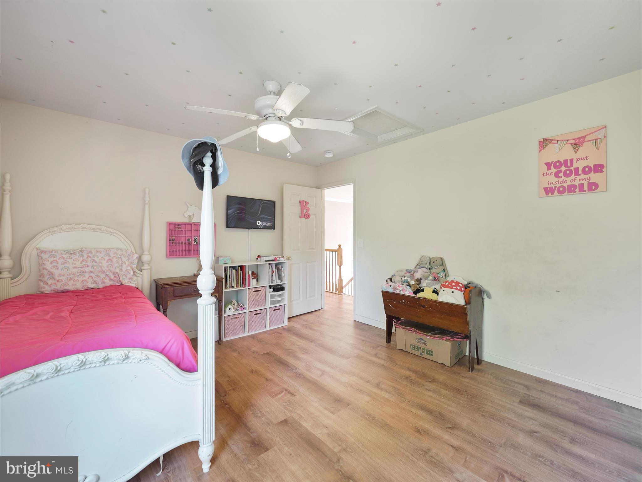 RIVER HILLS - Residential