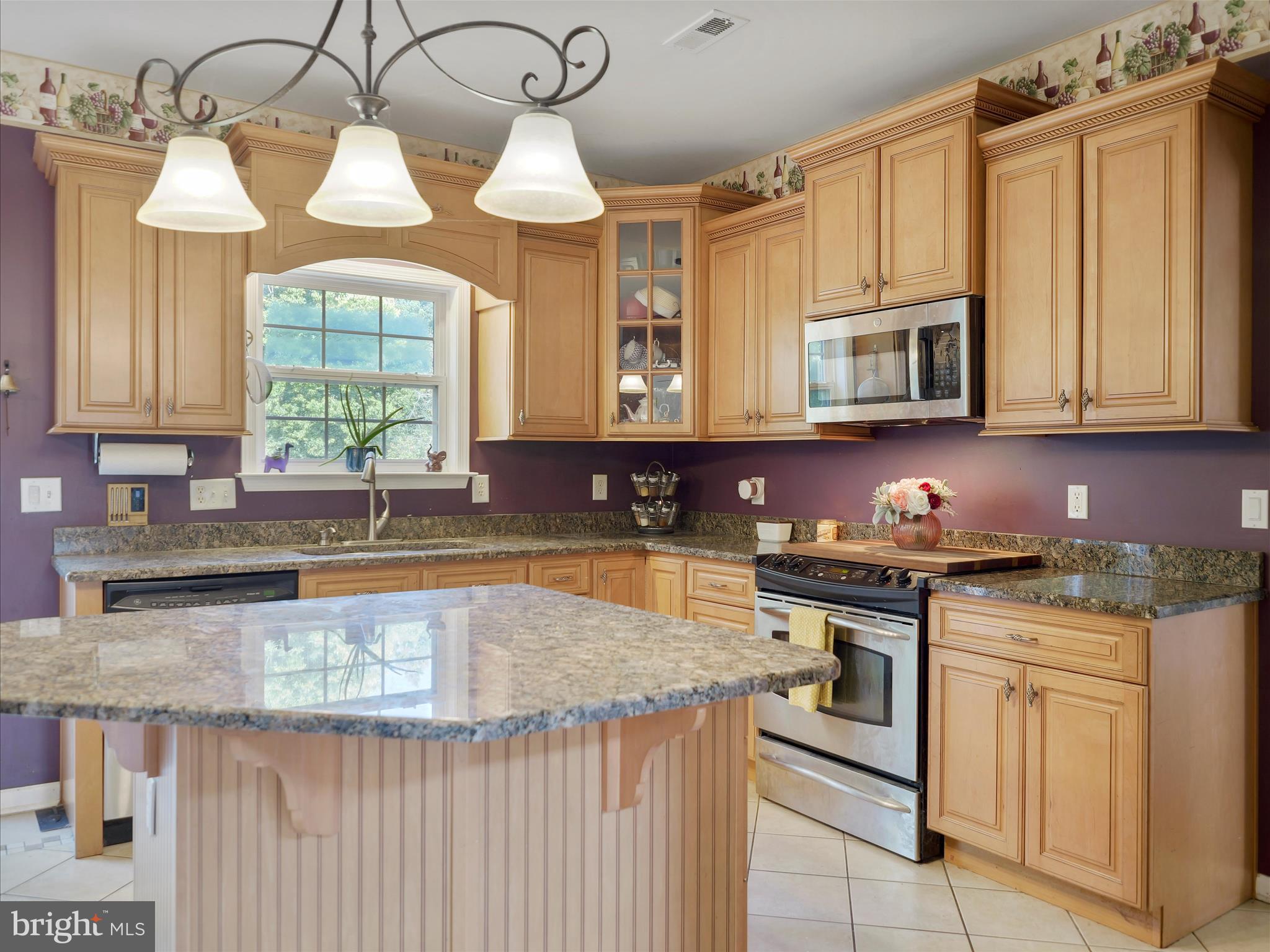 RIVER HILLS - Residential