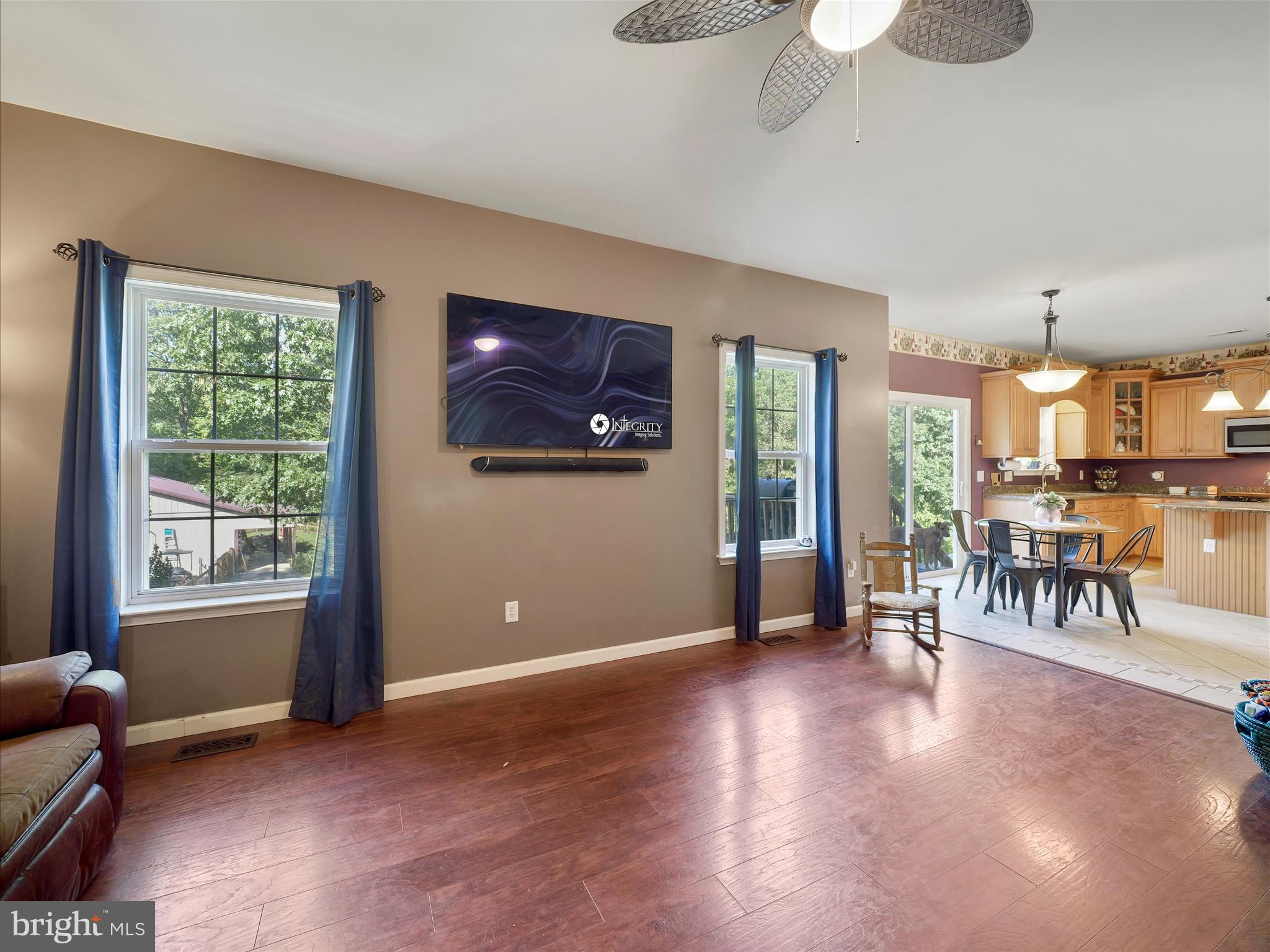 RIVER HILLS - Residential